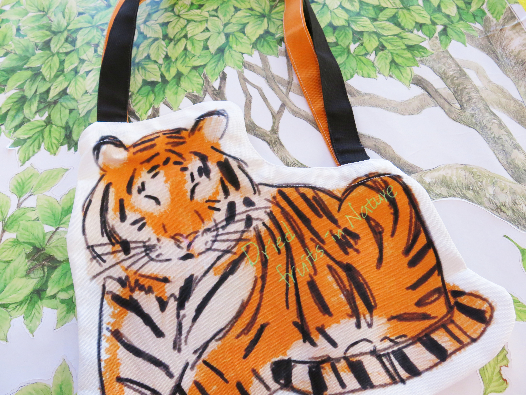搶眼橘老虎造型側背包