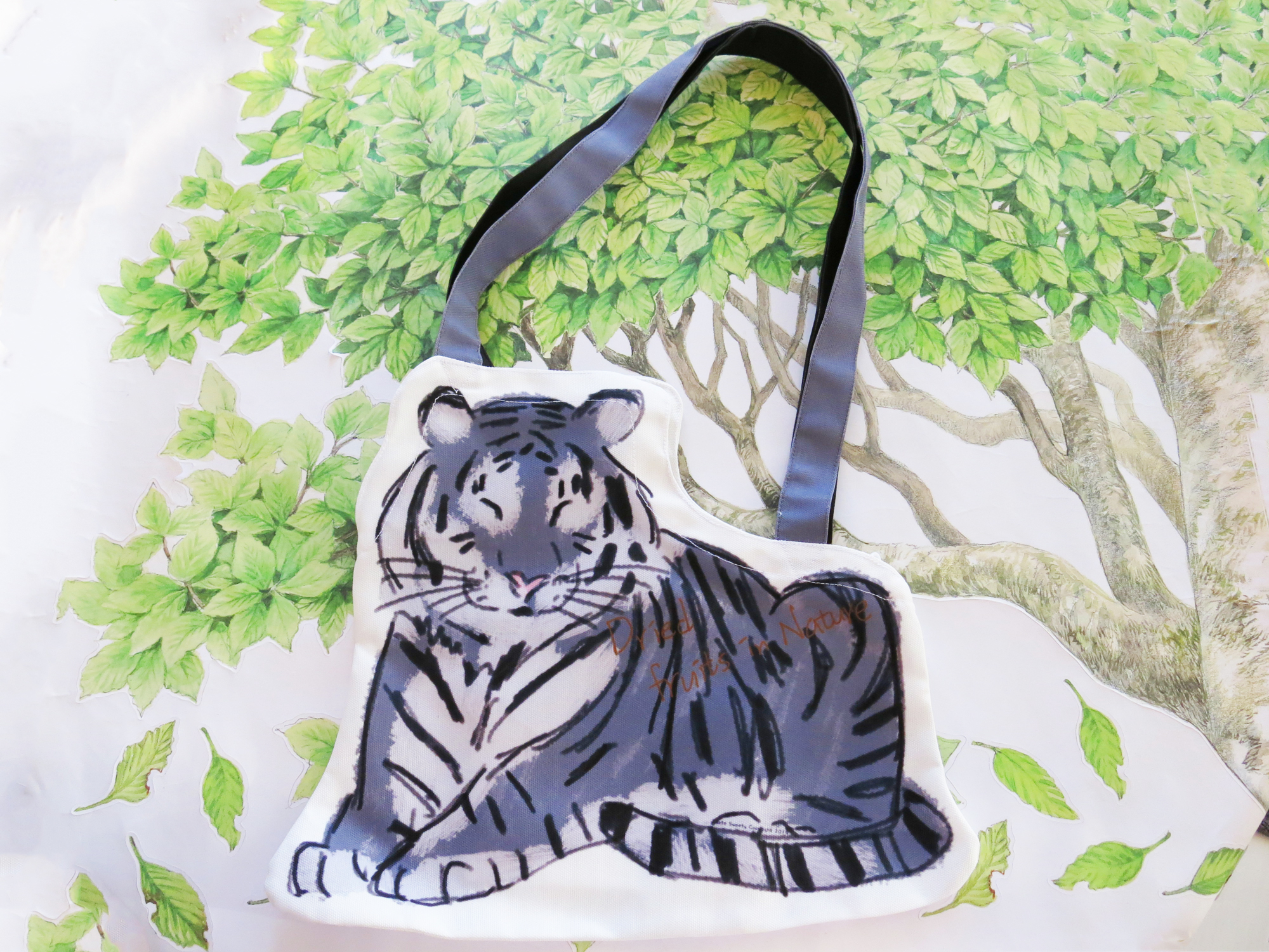 霸氣灰老虎造型側背包