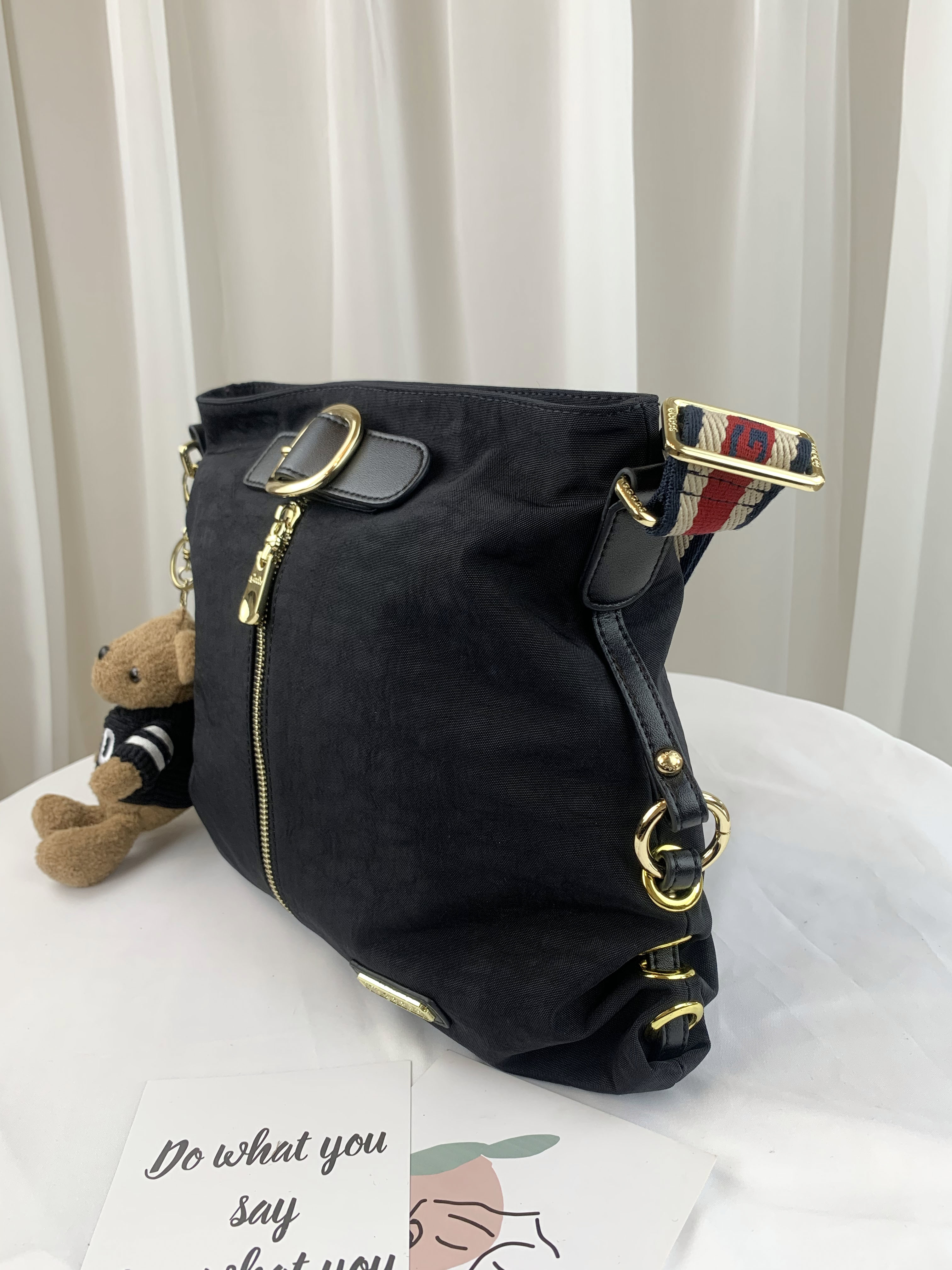 GOODS 織帶黑 皮帶頭金釦方形側背包 附小熊吊飾 #2127
