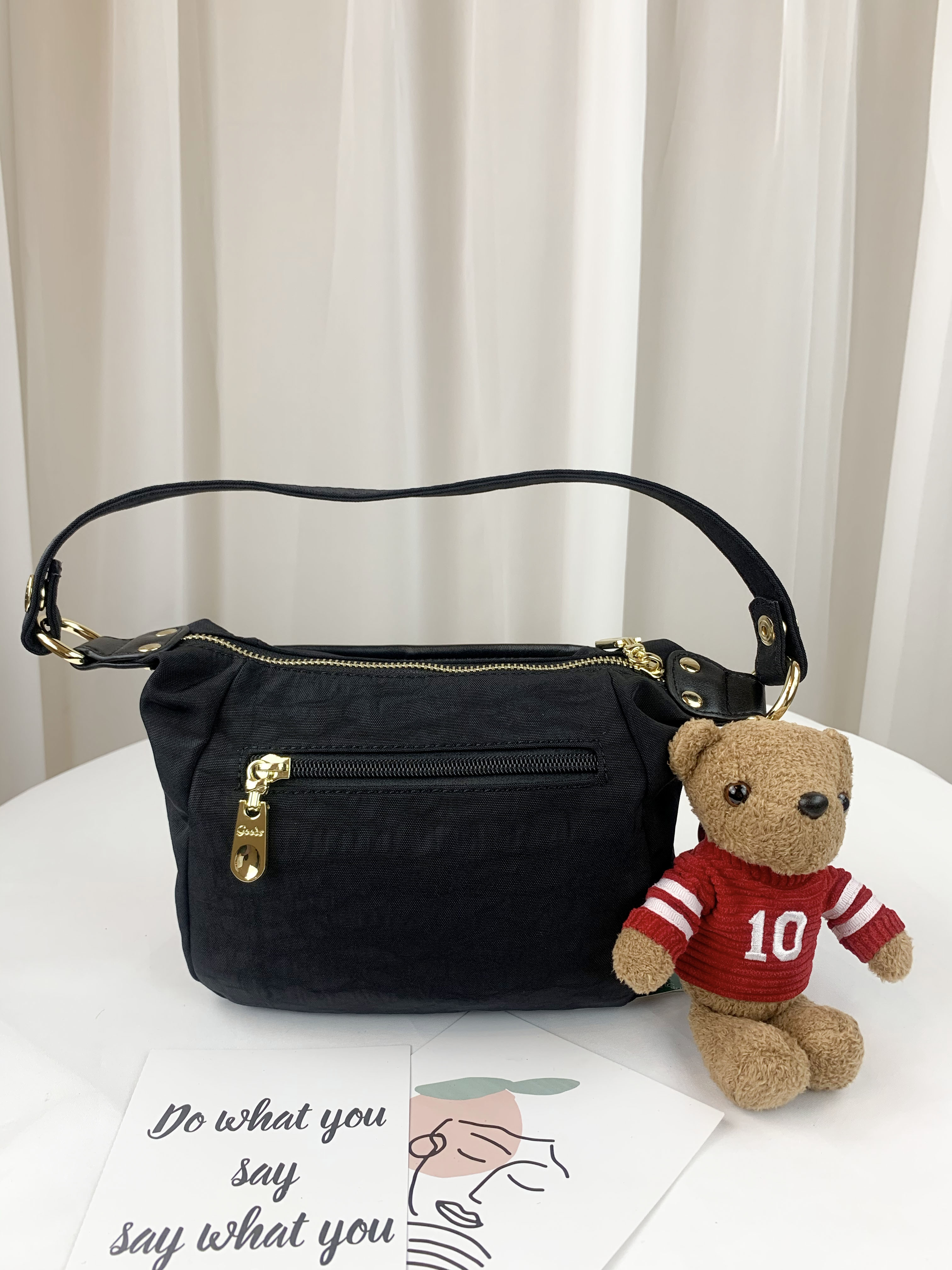 GOODS 織帶黑 水洗紋防潑水側背包 附小熊吊飾 #2503