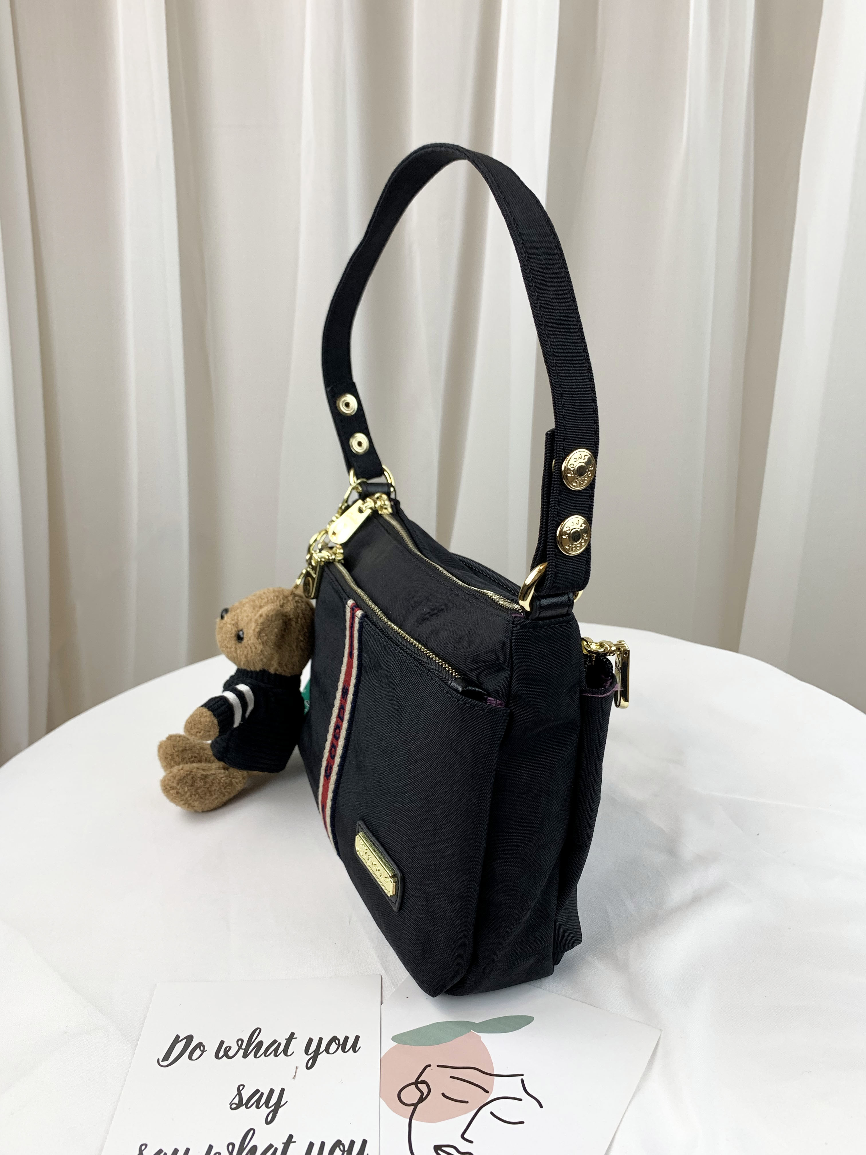 GOODS 織帶黑 多層收納肩背包 / 側背包 附小熊吊飾 #2563