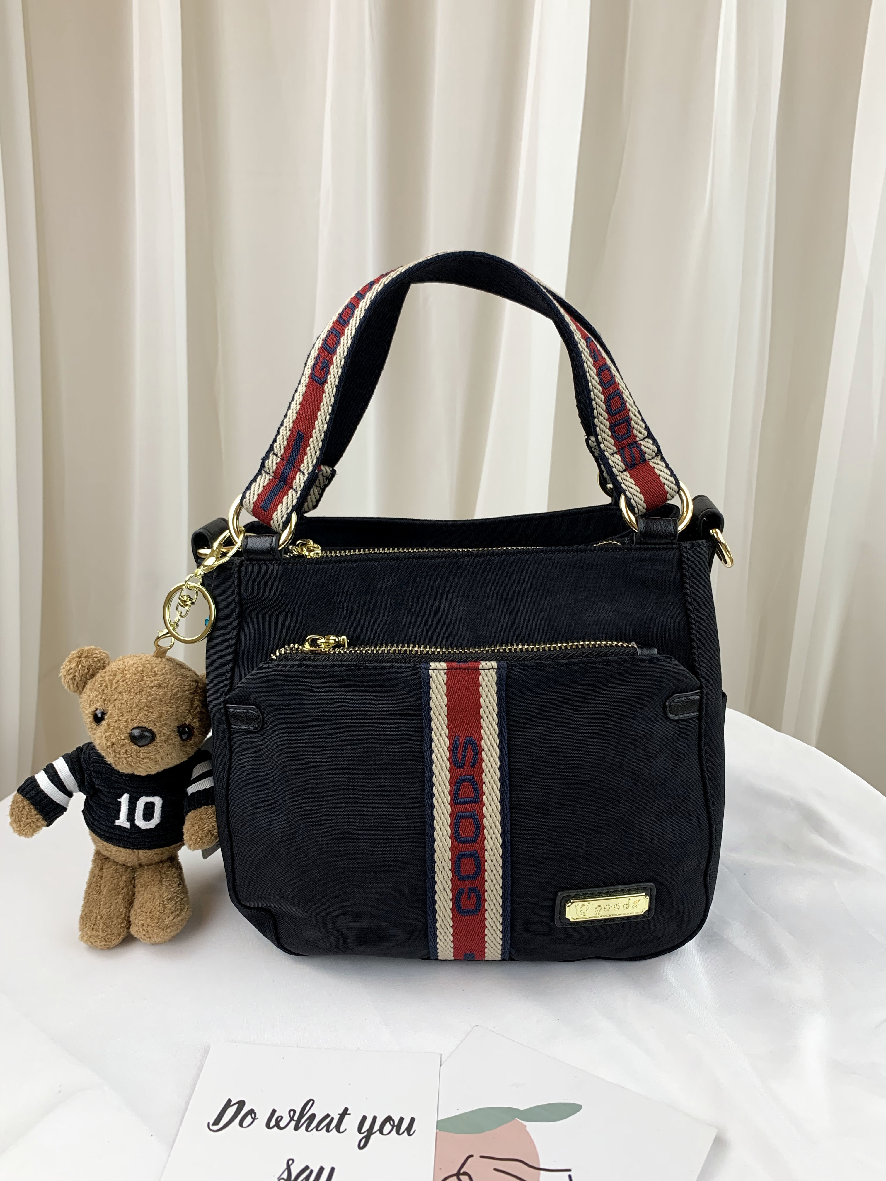 GOODS 織帶黑 水洗紋防潑水手提包 / 側背包 附小熊吊飾 #2527