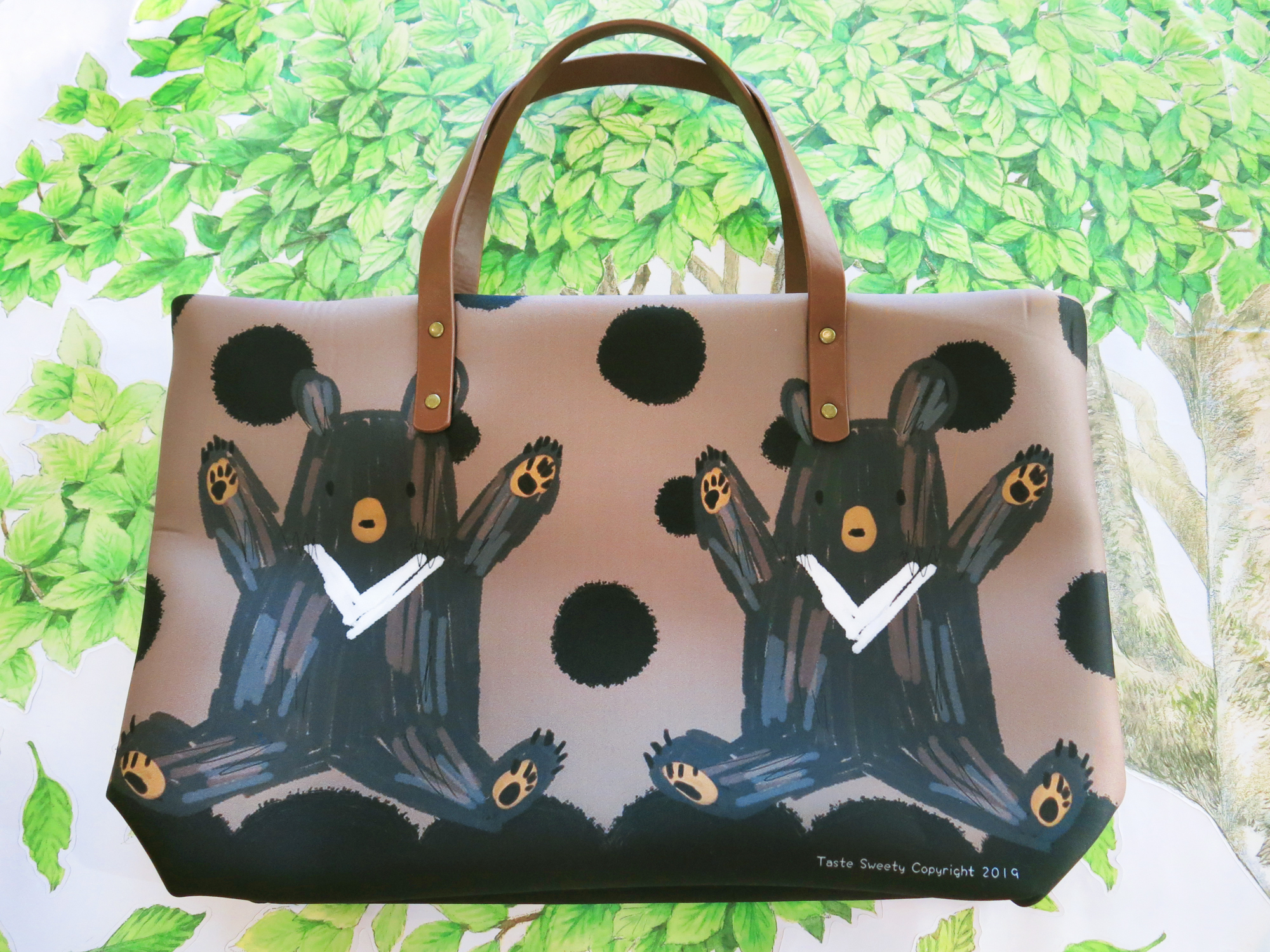 黑點咖啡熊拉鍊側背包