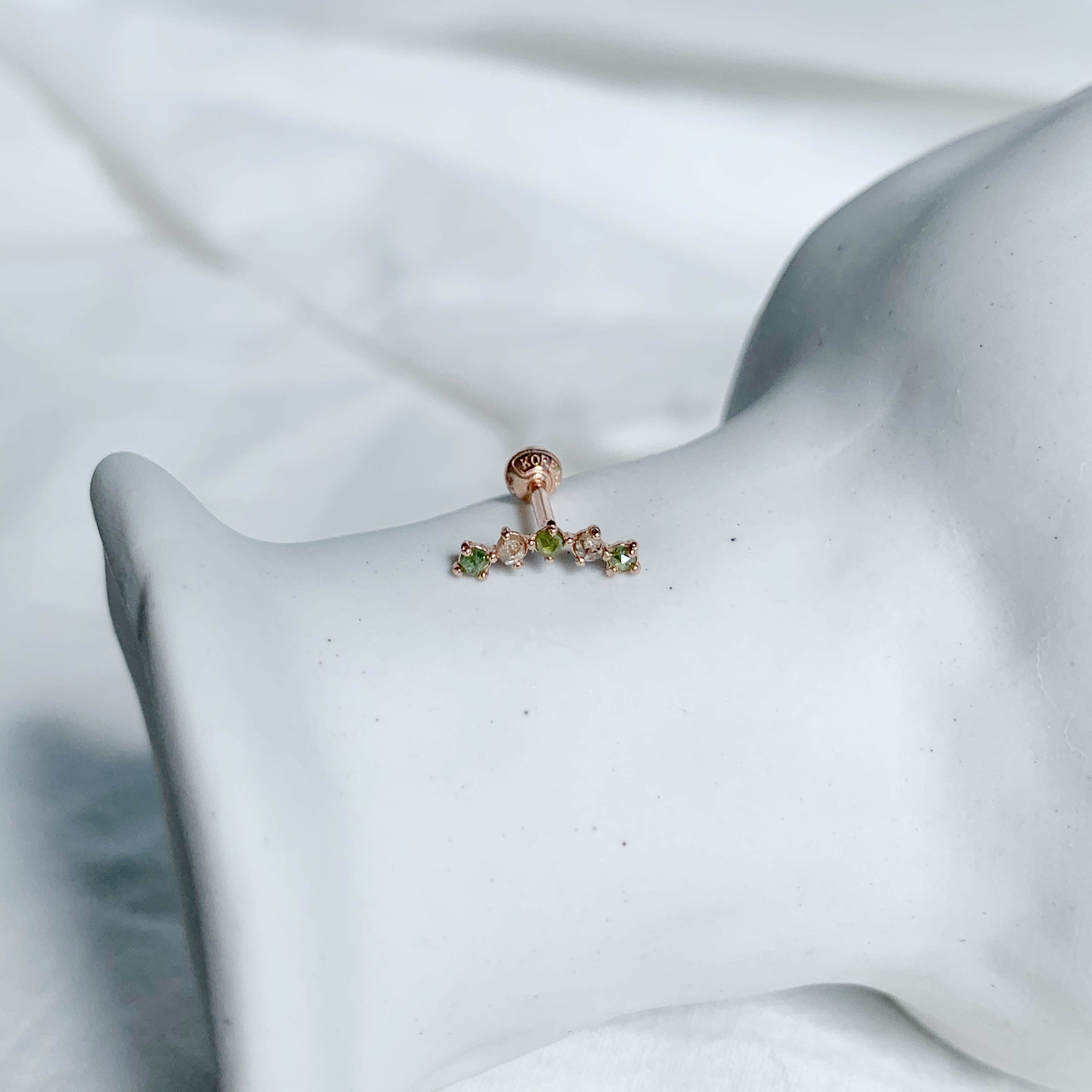 14K五顆彎彎綠棕鑽轉珠耳環