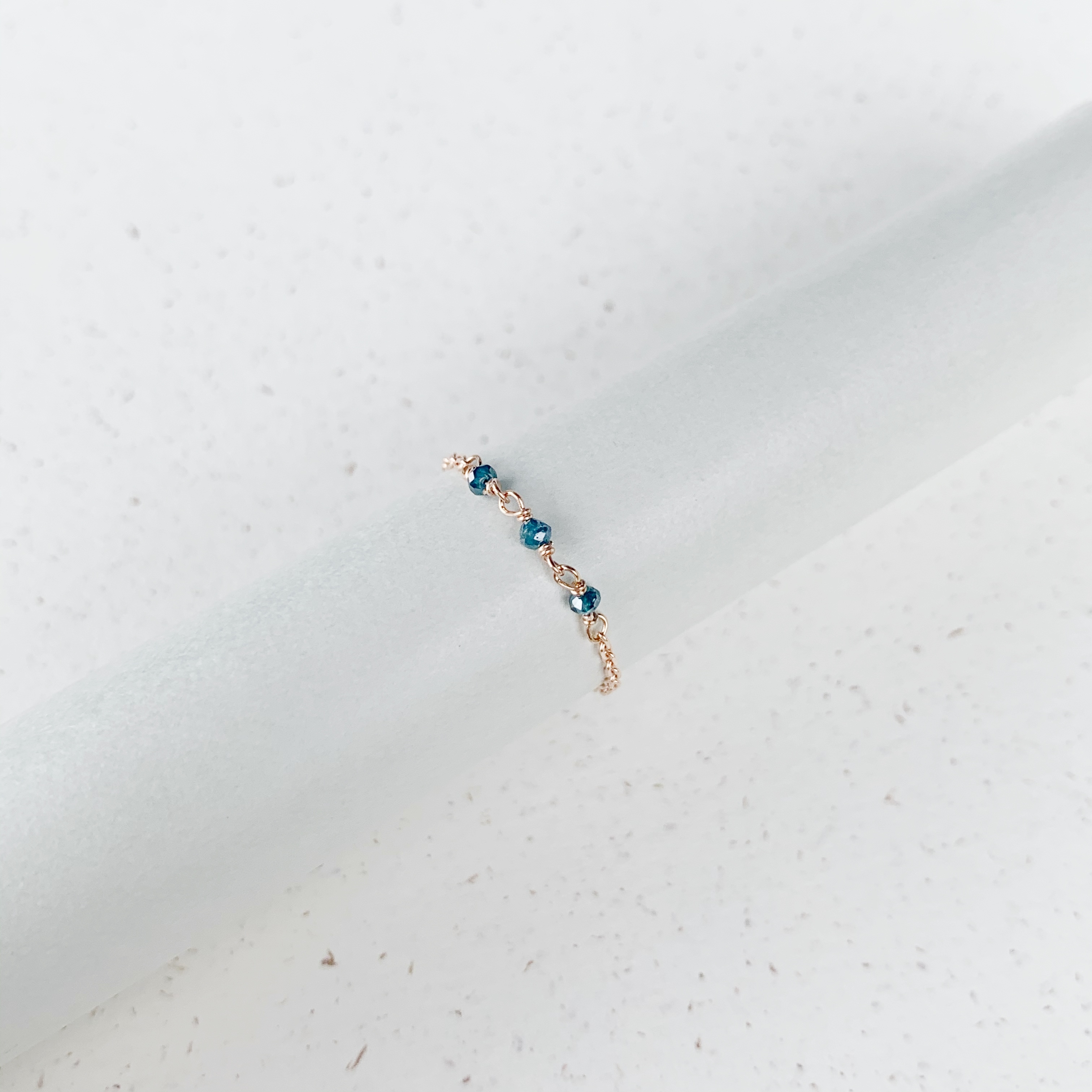 14K三顆藍鑽原礦簡約鍊戒