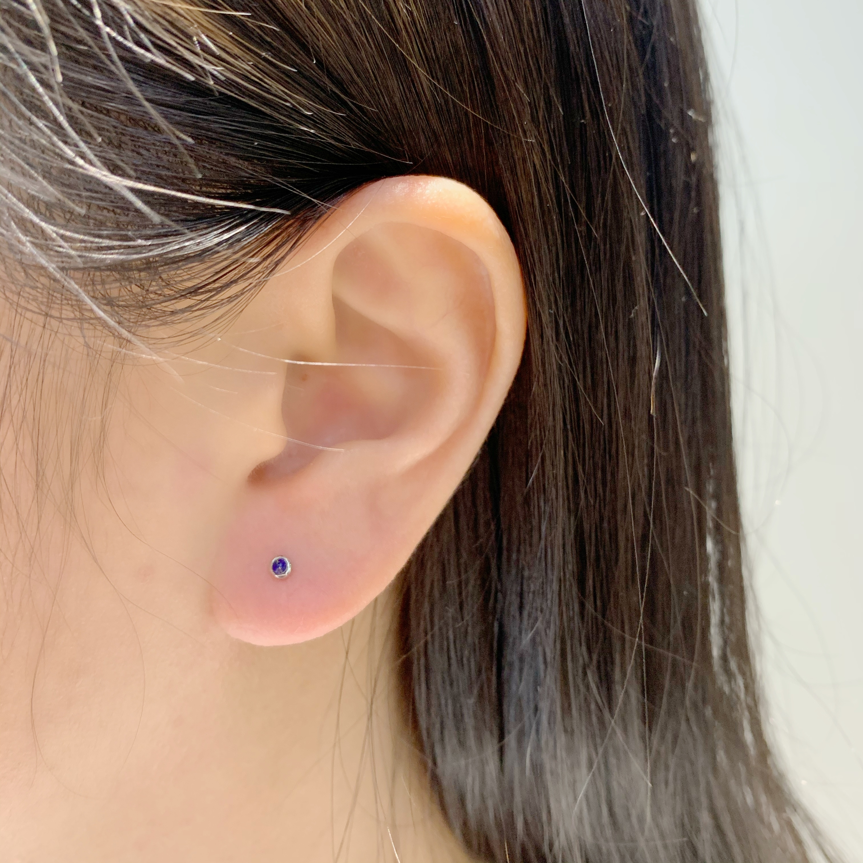 Tiny圓邊青金石轉珠耳環