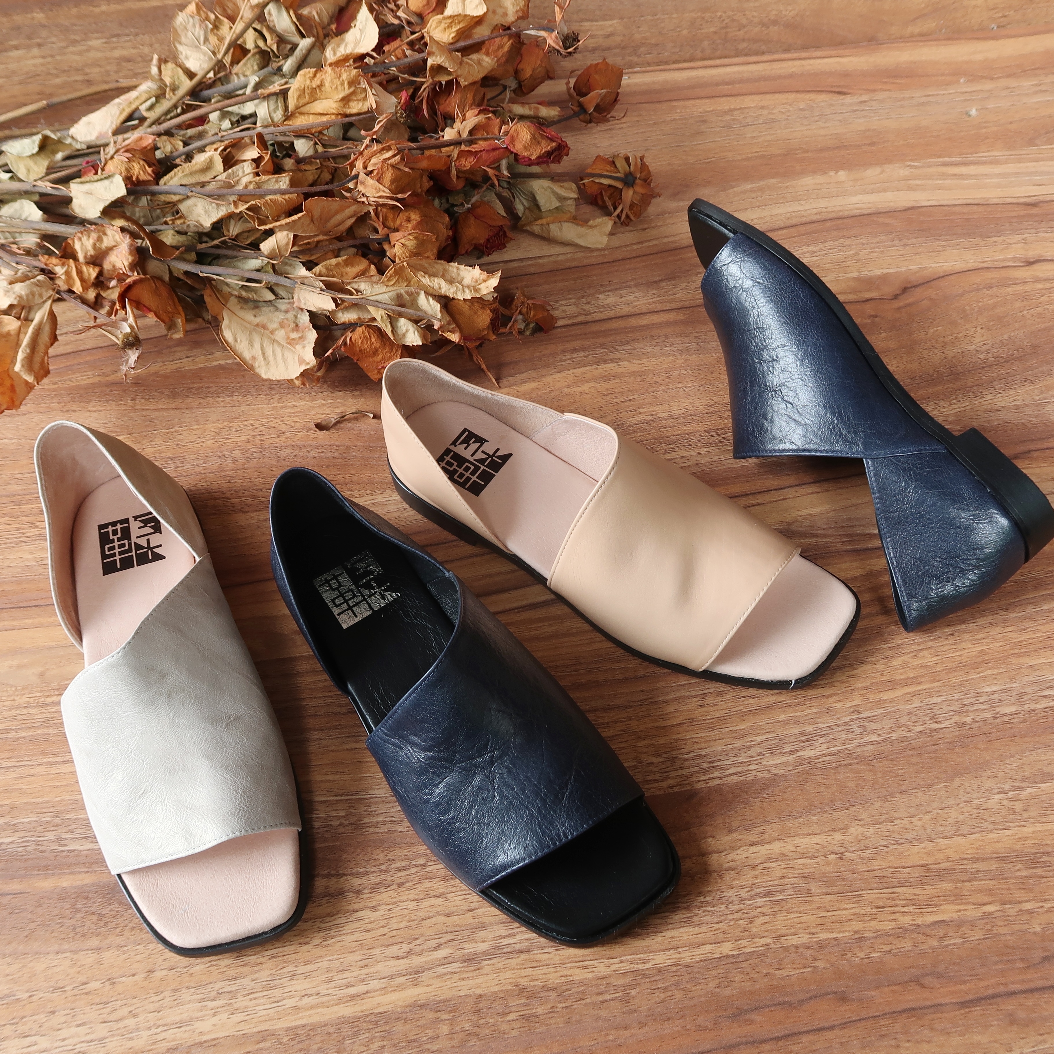 【心太軟】內外全真皮柔軟包腳露趾平底涼鞋