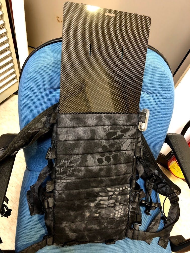 台灣精品碳纖維複合材料背包多用途支撐板