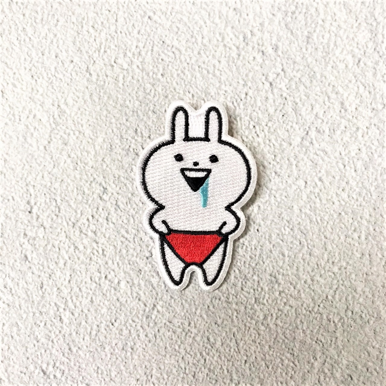 Usagyuuun-布章別針-紅內褲款