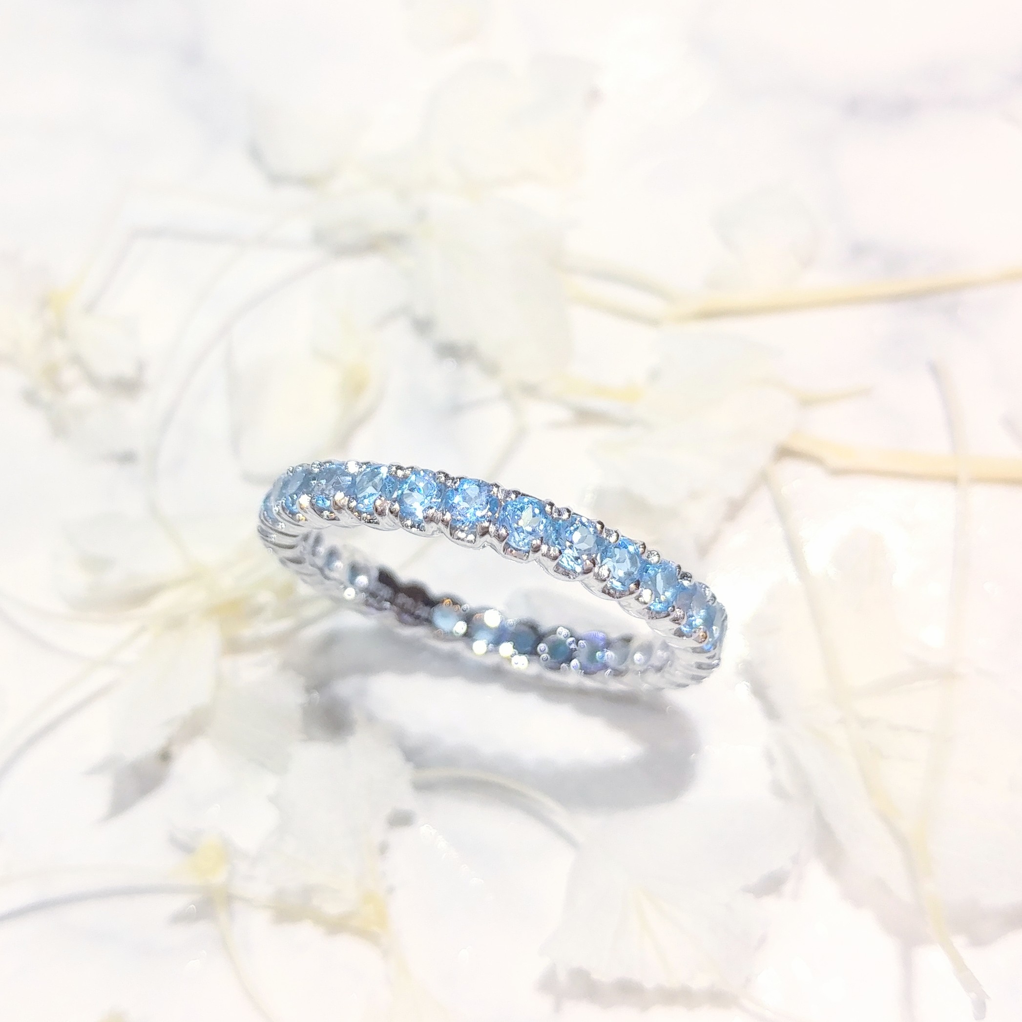 全新18K白金1卡27份天然帕拉伊巴碧璽全圈戒指