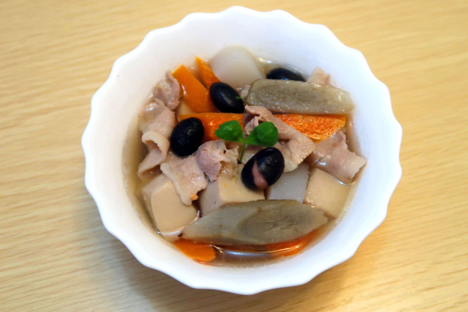 黑豆豚肉豆腐湯,做法,食譜, 家常菜, 煮餸,食療,日本小食,製作方法,豆腐湯,黑豆,豚肉,黑豆湯