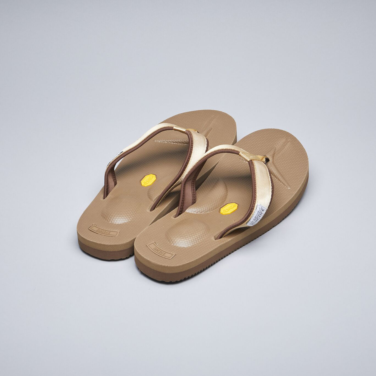 [出清商品售出無退換] SUICOKE TONO-V2 OG-021V2 沙色 夾腳拖 尼龍 人字拖 拖鞋 VIBRAM 黃金大底【SK20021V2TN】
