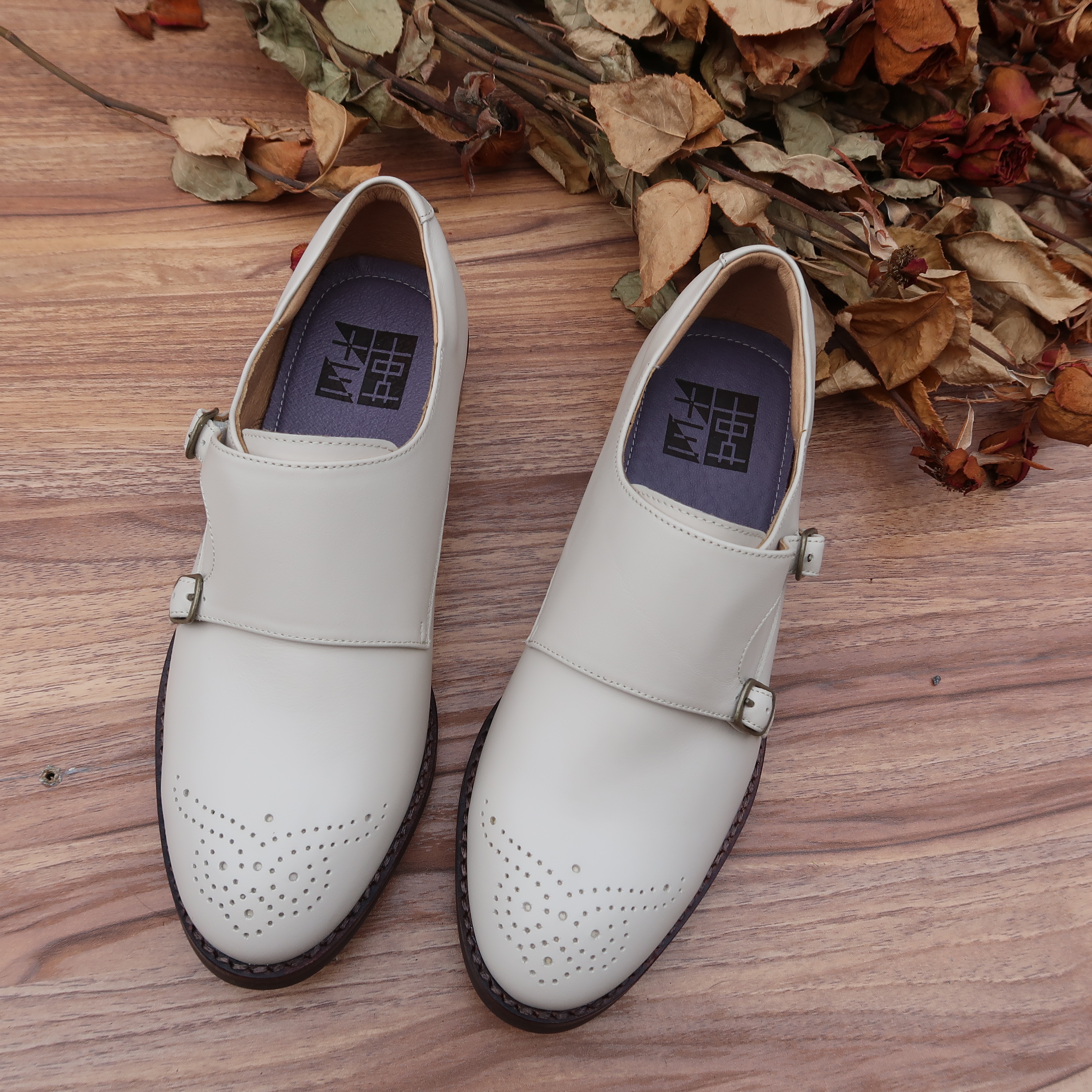 【懷舊優雅女神-雕花版】雙扣孟克鞋復古擦色軟牛皮6色