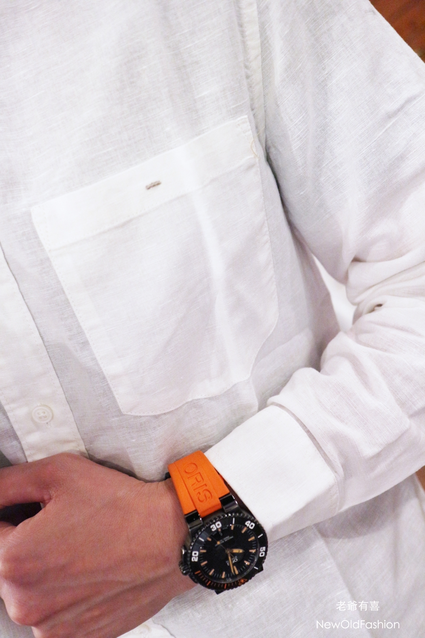 『新品上市』一字刺繡口袋素色襯衫(NOF20062003)