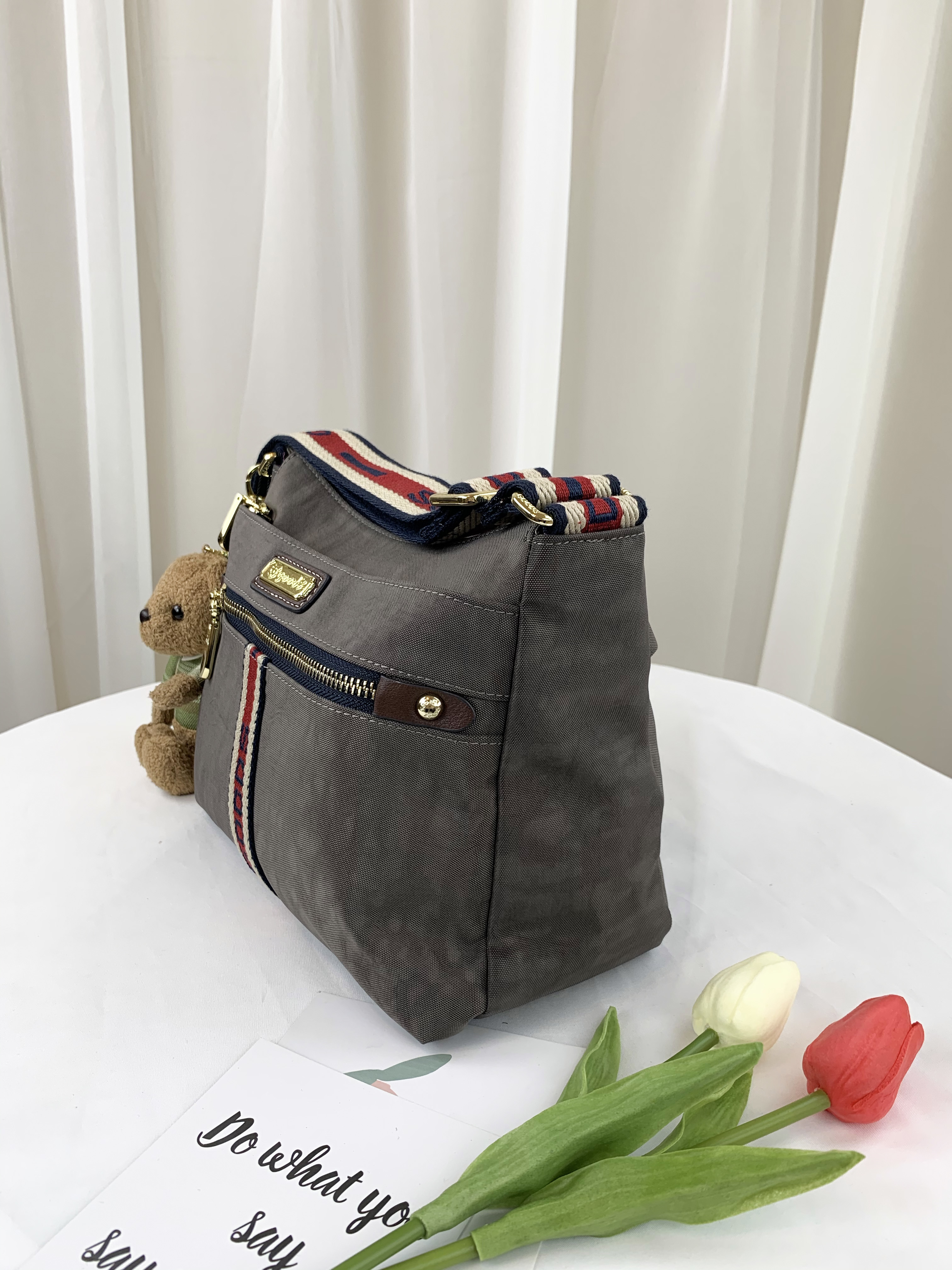 GOODS 織帶咖 水洗紋防潑水側背包 #2672