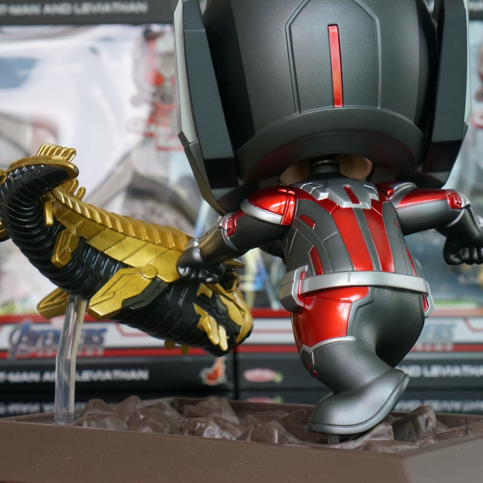 Hot Toys Giant Ant-Man and Leviathan Cosbaby