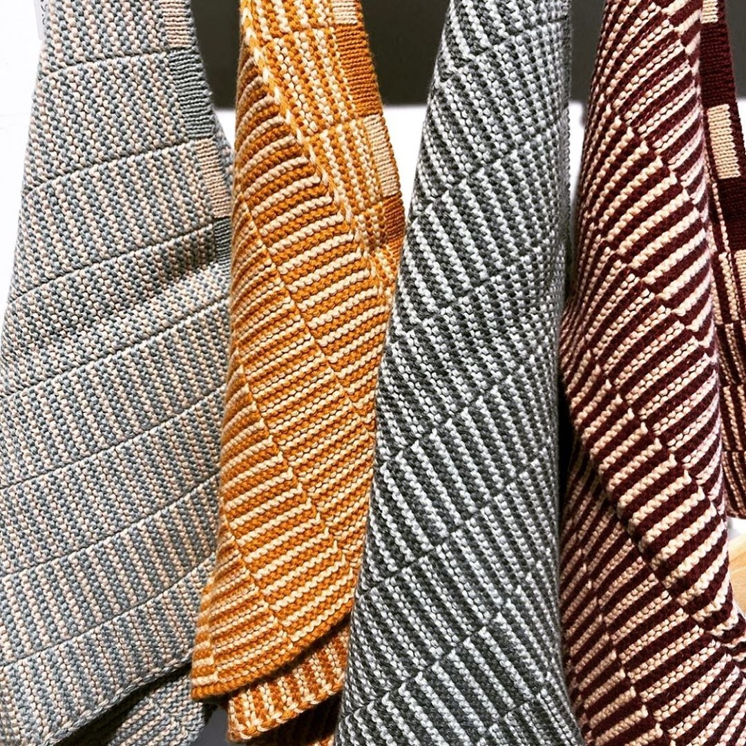 OYOY Stringa 層疊線條萬用巾 / 碧璽藍