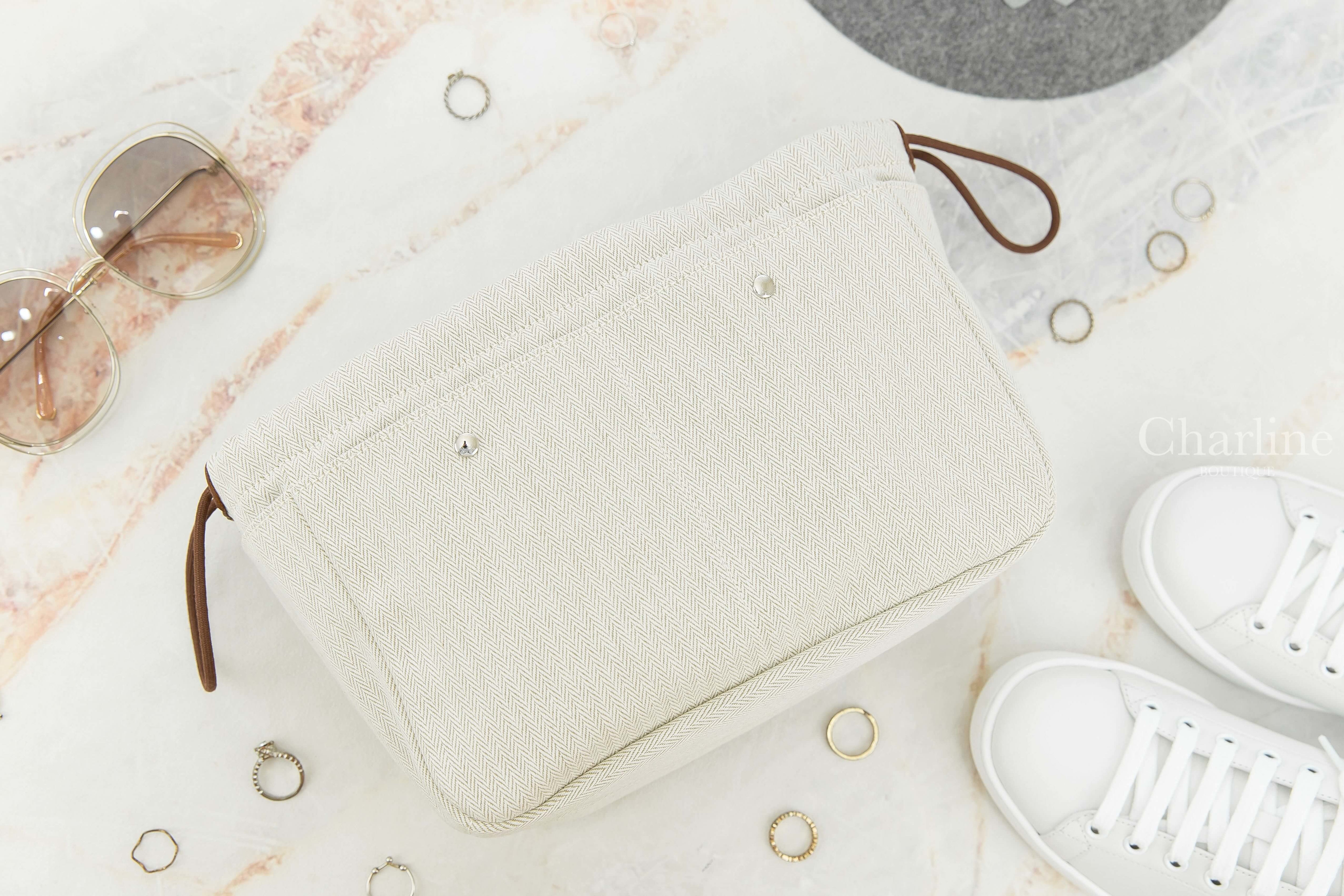 Hermès Fourbi 25 Pouch 自然色大型帆布拼棕色小牛皮內袋-Charline Boutique 精品代購