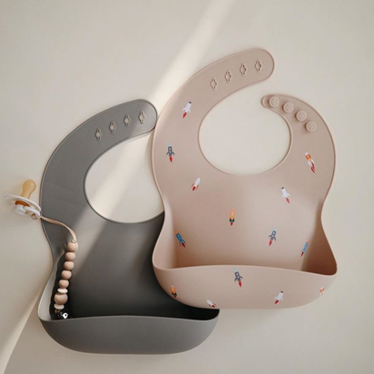 MUSHIE - 立體矽膠圍兜（暮光灰）