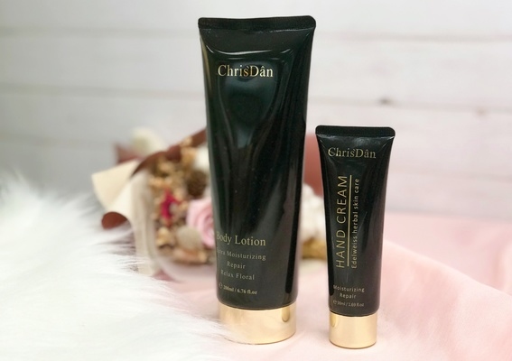 身體乳推薦,異位性皮膚炎,嬰兒屁屁糕,濕疹,敏感性肌膚,酒糟肌膚,魚油,皮膚科,護手霜,富貴手,龜裂,腳皮,平價保養品推薦,理膚寶水,