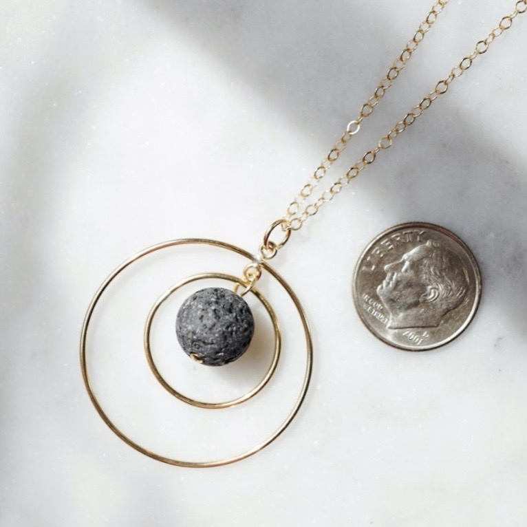 銀河系列"火山石"吊墜香薰頸鏈 | LAVA ESSENTIALS