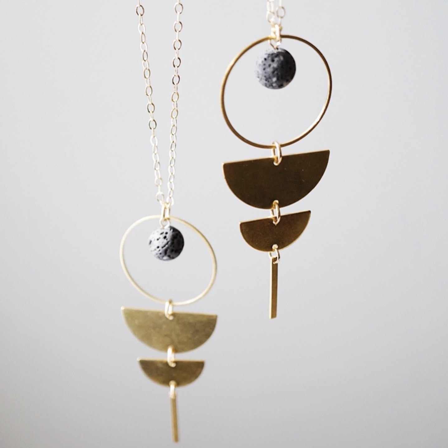 半月系列"銅環火山石"吊墜香薰頸鏈 | LAVA ESSENTIALS