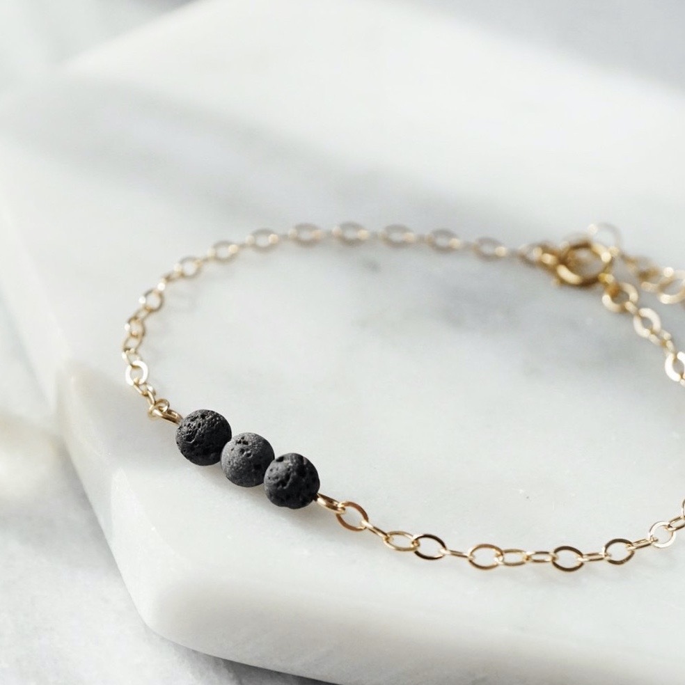 簡約主義系列"小火山石組合"香薰手鏈 | LAVA ESSENTIALS