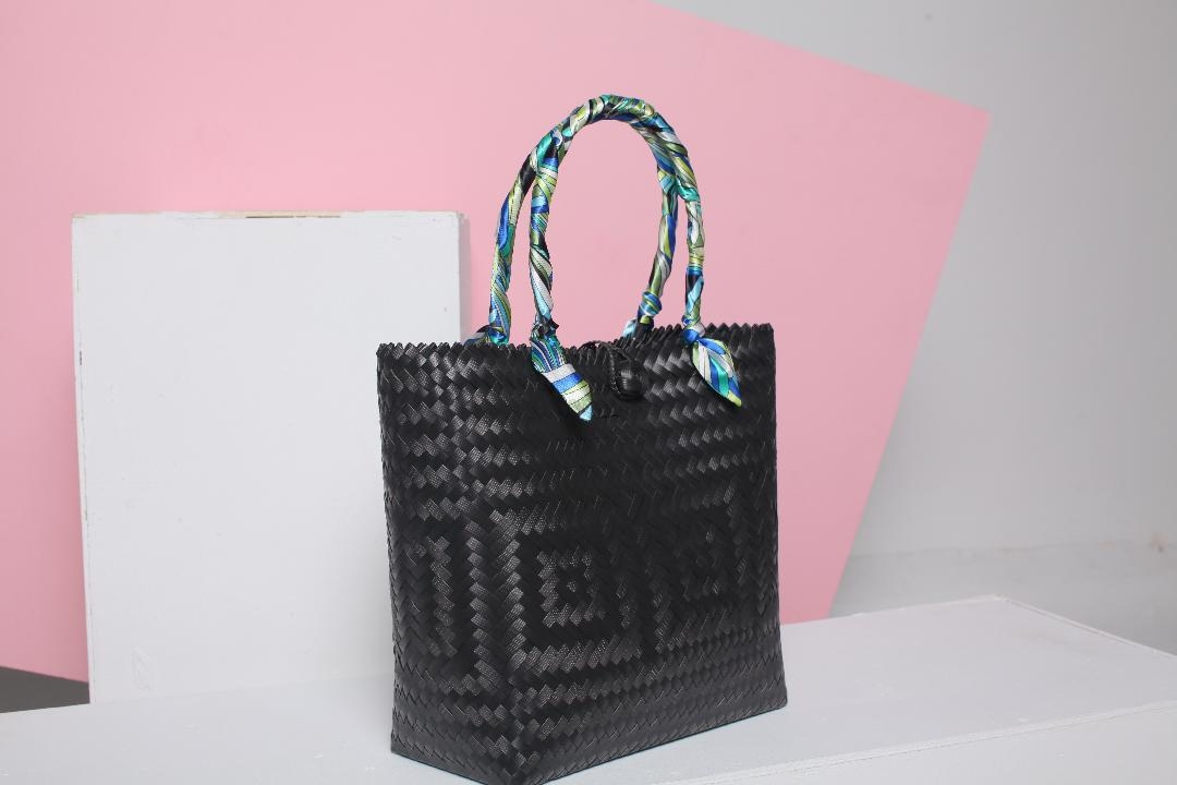 Penan Tote Single Colored (Black)