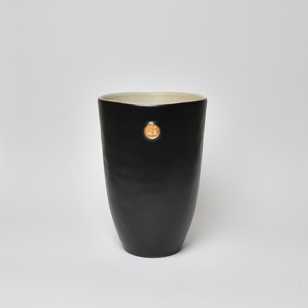 陶作坊│黑釉金徽大手感杯(十二生肖)_370ml