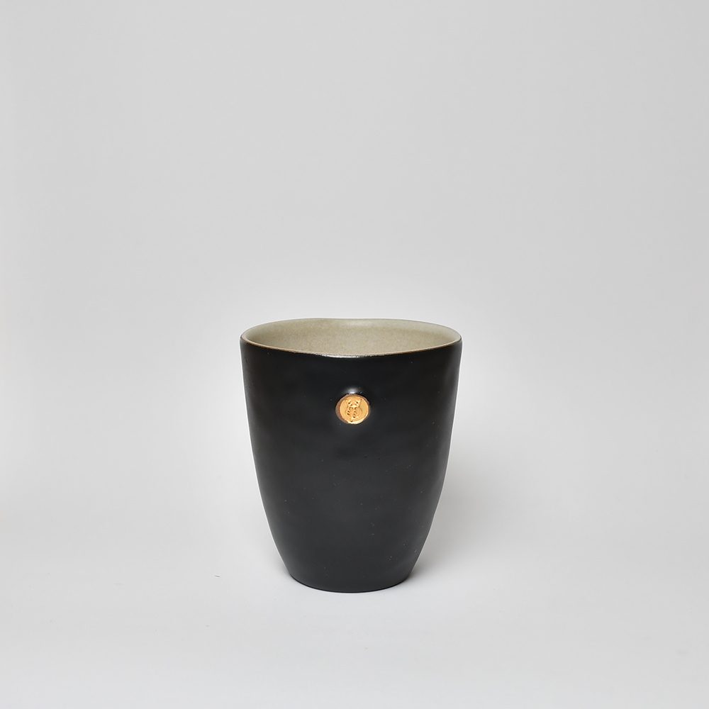 陶作坊│黑釉金徽小手感杯(十二生肖)_230ml