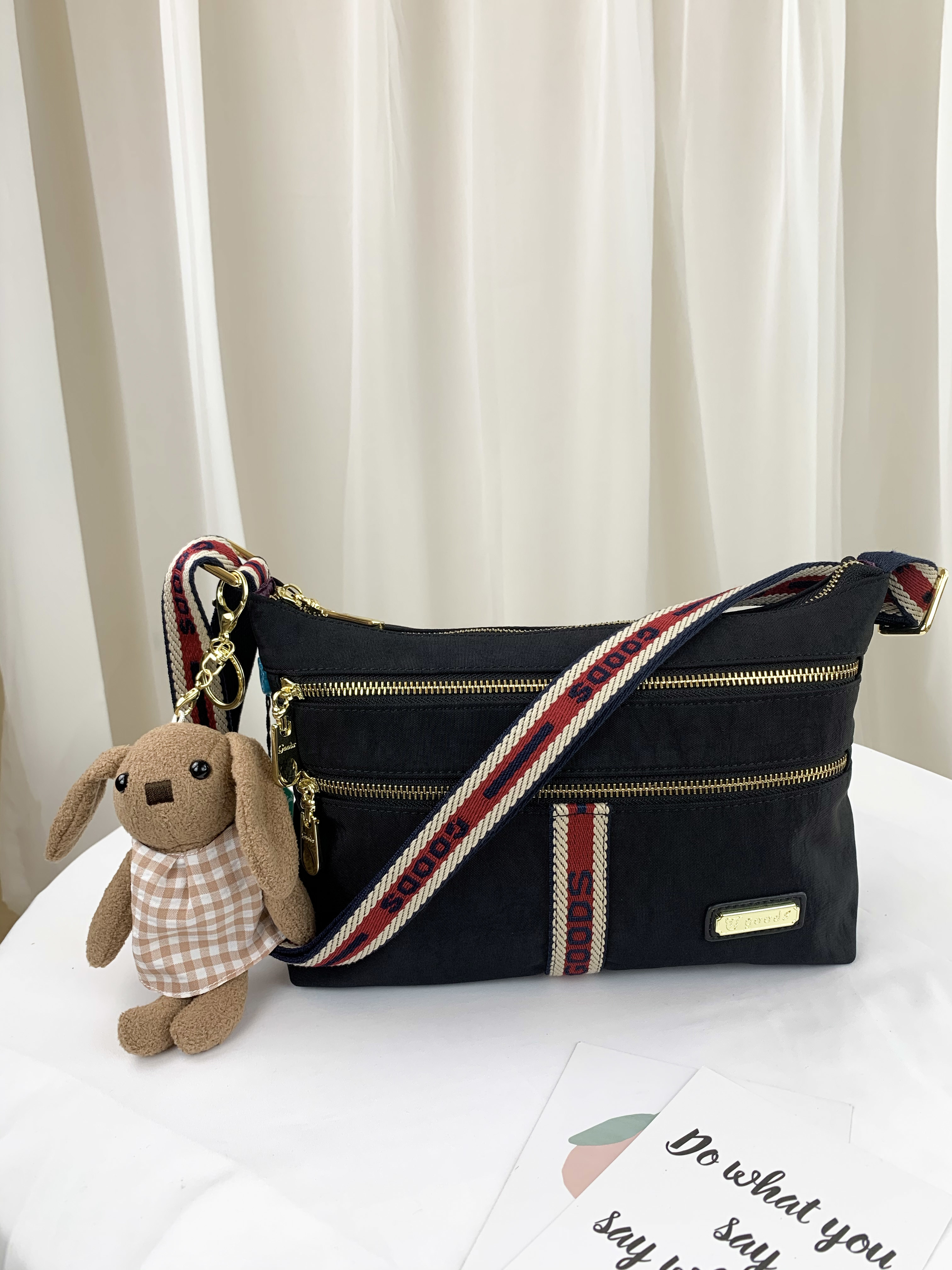 GOODS 織帶黑 多層收納水洗紋側背包 附小熊吊飾 #2723