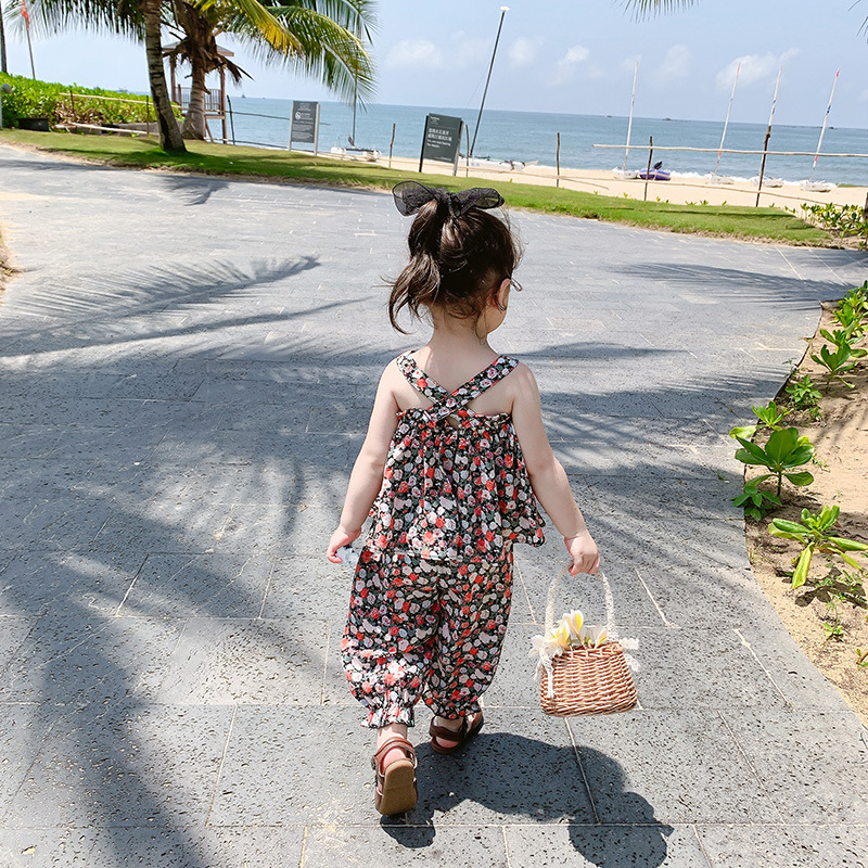 雪紡無袖吊帶上衣+縮口九分褲 黑底玫瑰