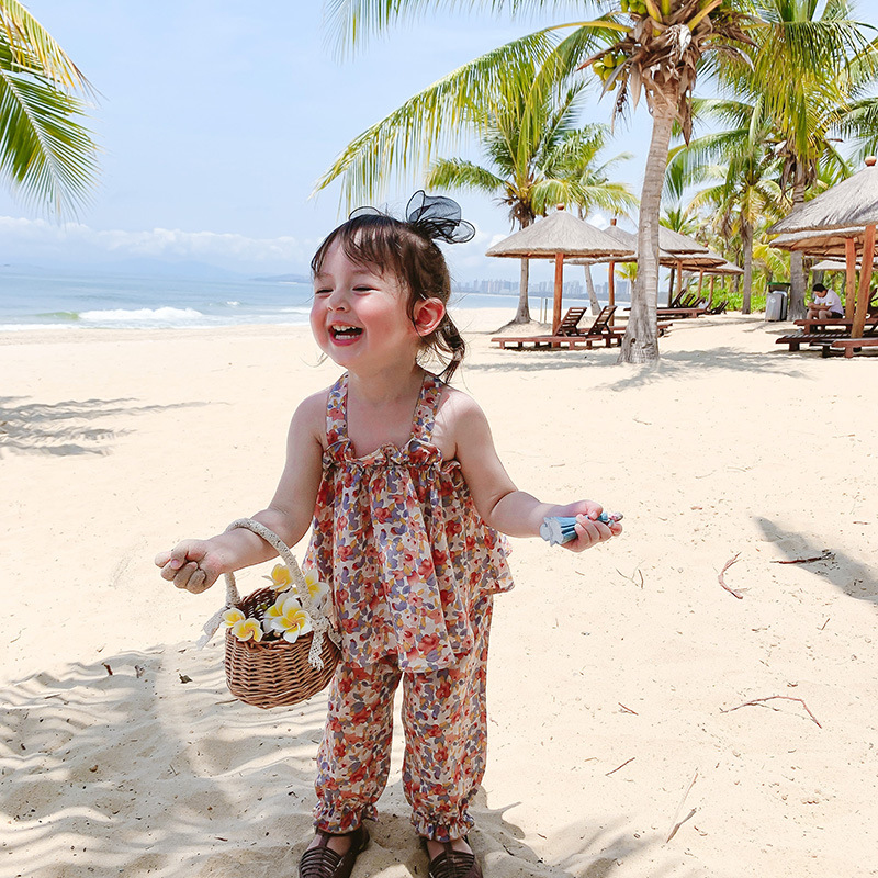 雪紡無袖吊帶上衣+縮口九分褲 粉底碎花