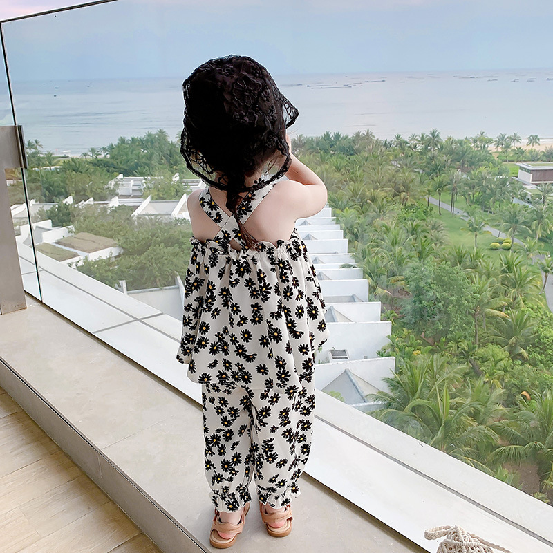 雪紡無袖吊帶上衣+縮口九分褲 小雛菊