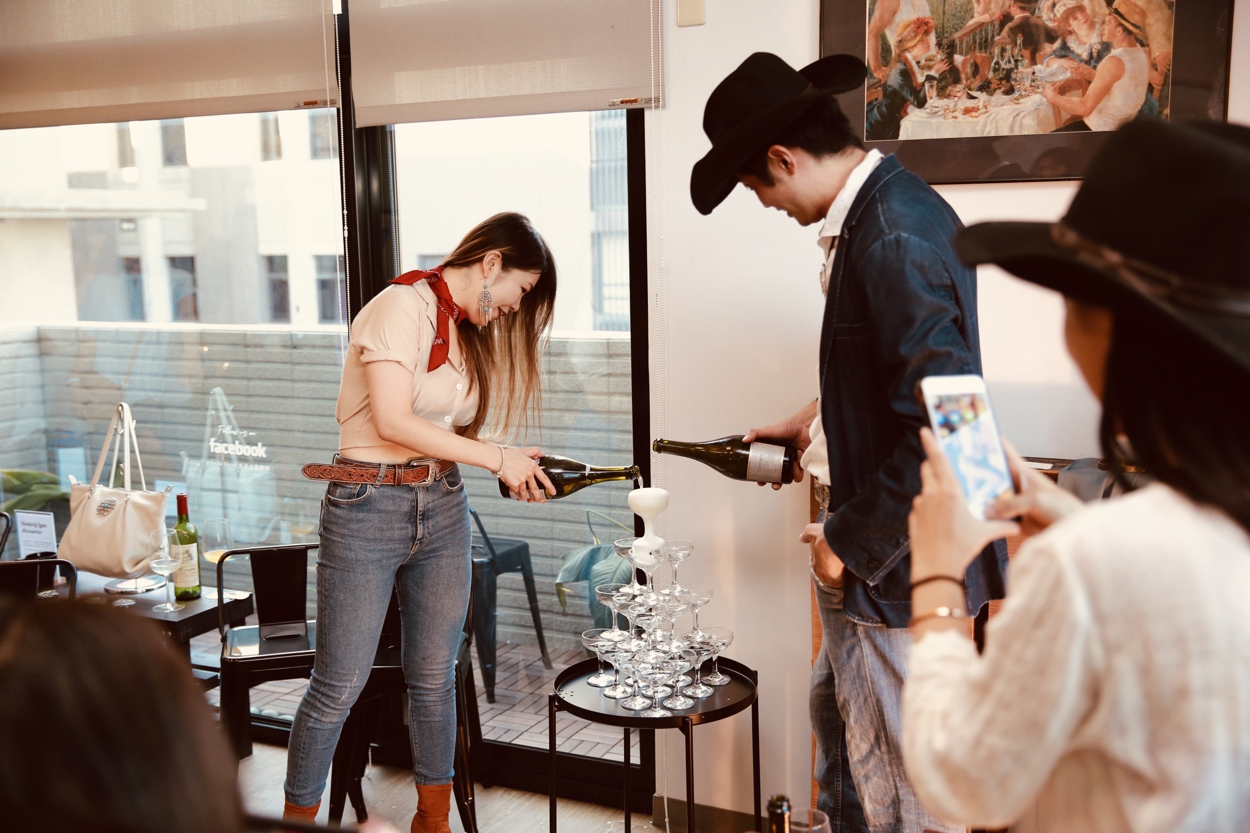 香檳塔, 香檳, 開幕