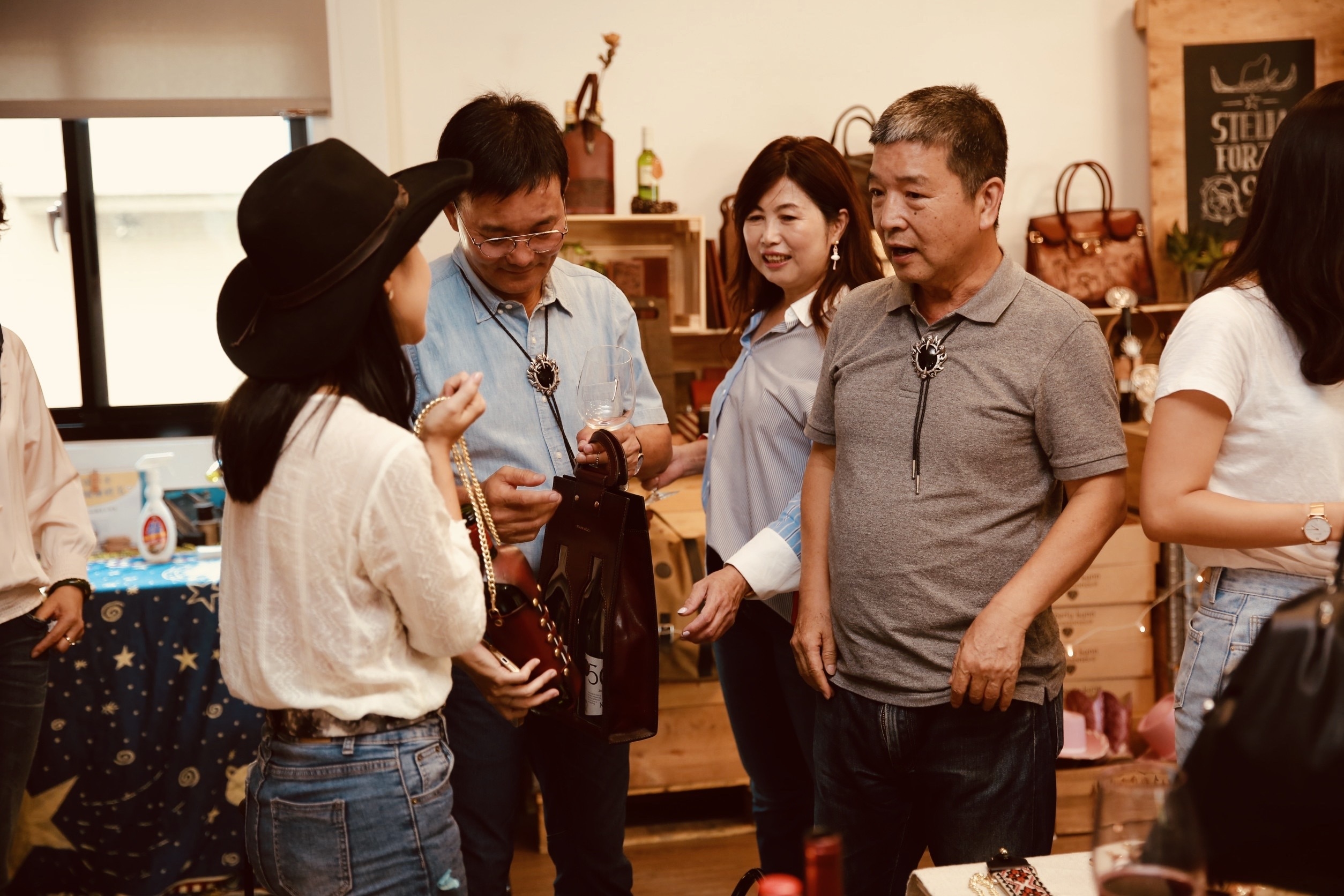 介紹, 真皮, 牛仔