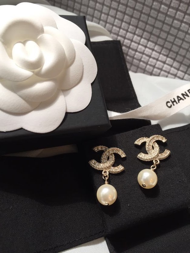 CHANEL BOUCLES D'OREILLES