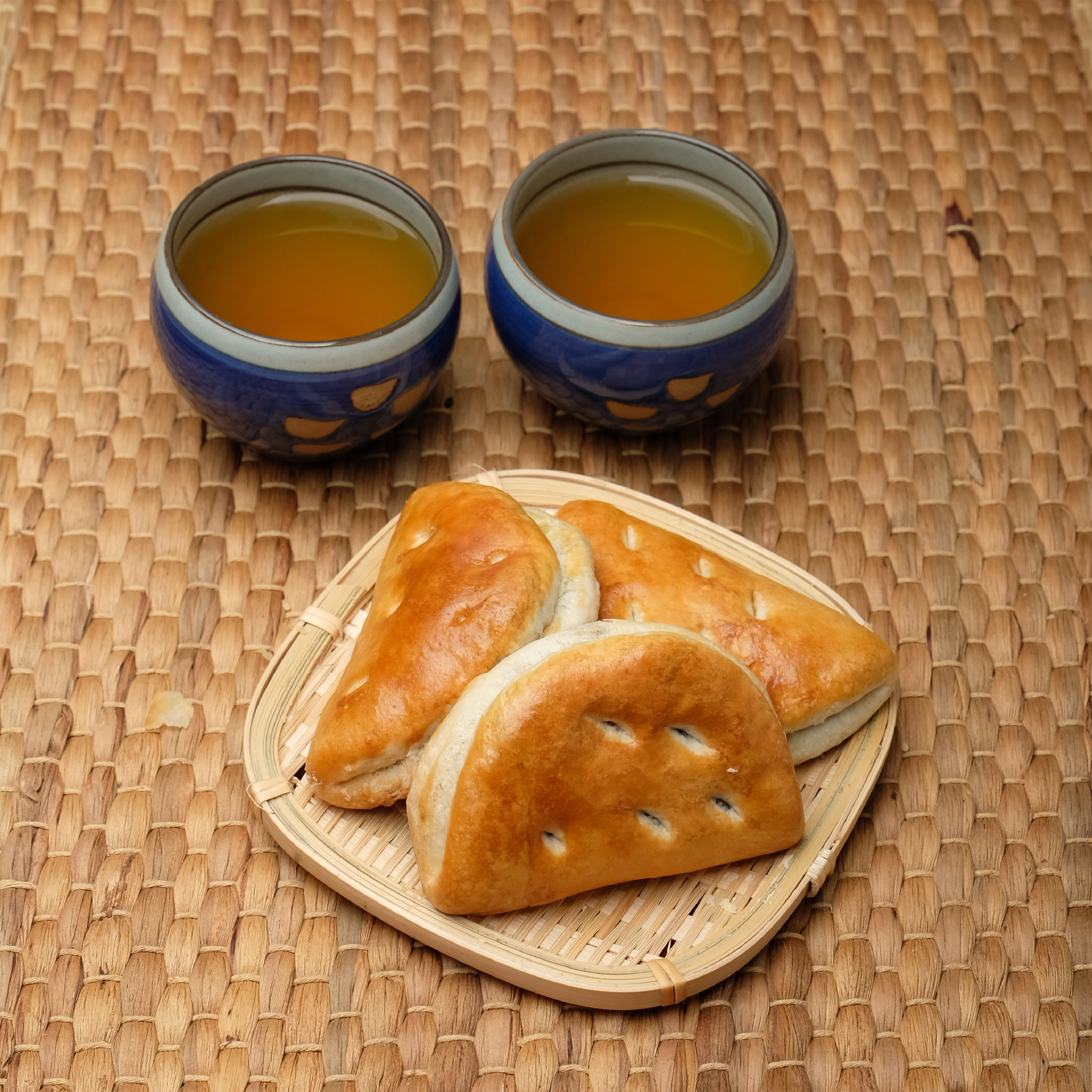 扁扁黑豆沙饼