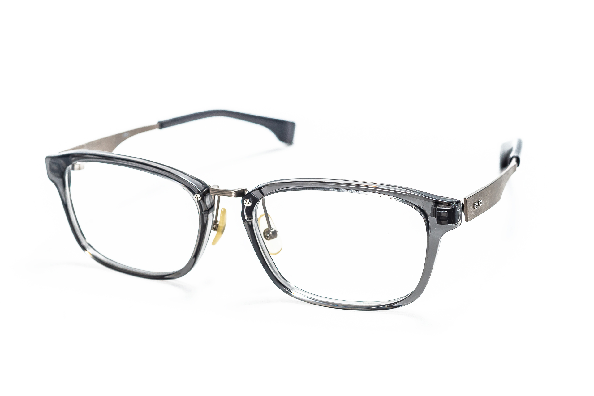 M-35W-8804