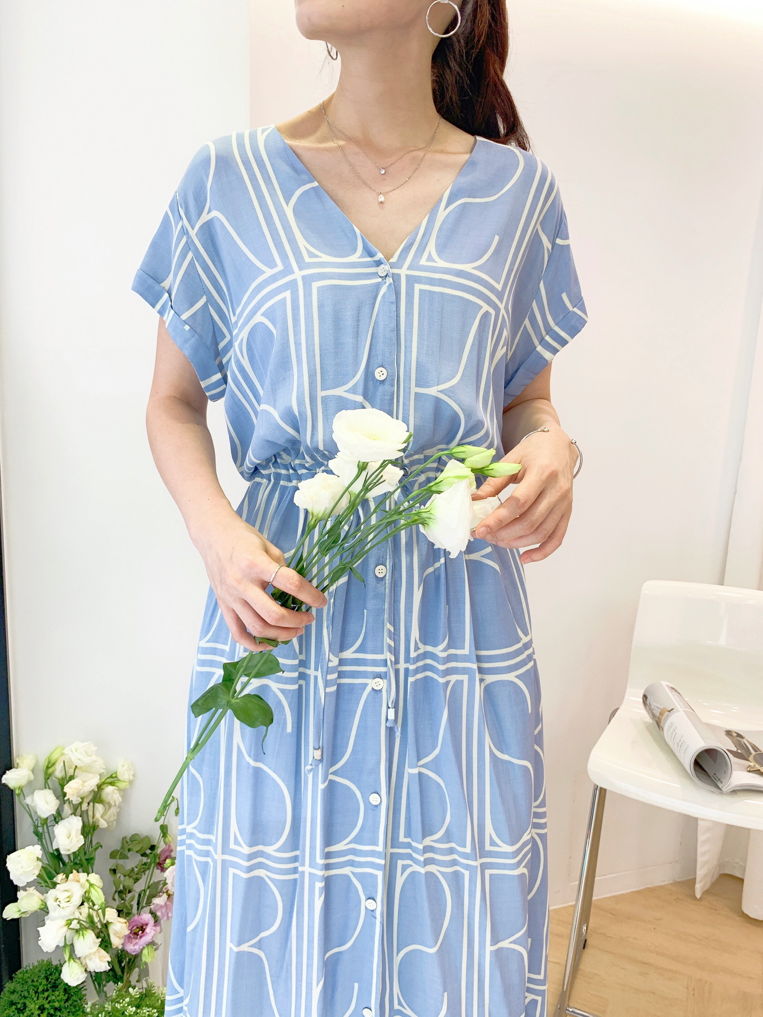 曲線寬袖抽繩洋裝