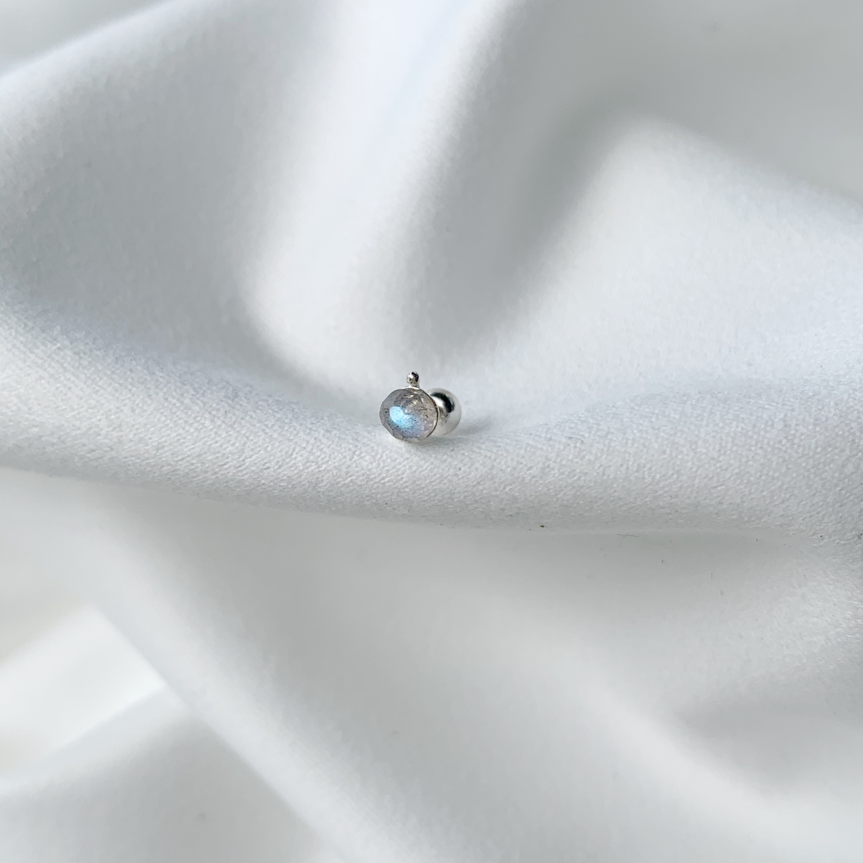 拉長球球小點轉珠耳環