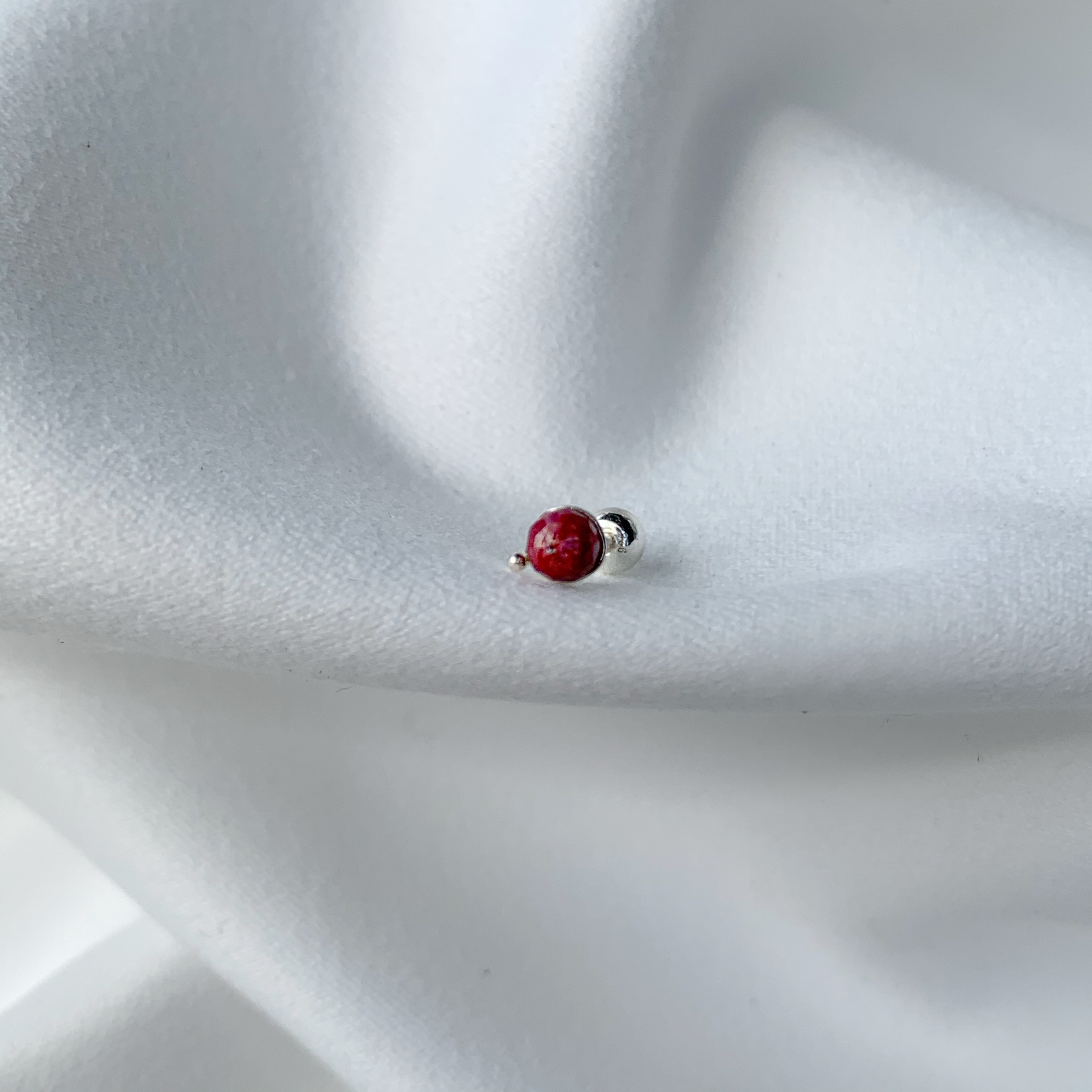 紅寶球球小點轉珠耳環