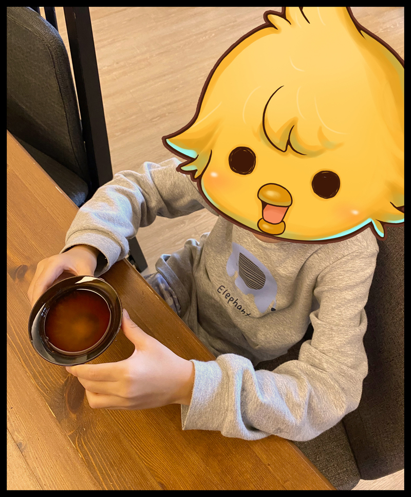 吃營養一點有助於提升全家免疫力，『芳茲日月養生滴雞精』是很方便的選項，內含高胺基酸及高膠原蛋白的營養，清晨起床空腹喝一碗滴雞精，再打起精神面對忙碌的一日。