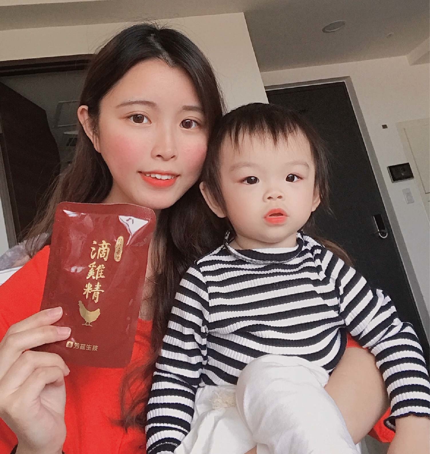 懷孕的時候，只要到了秋冬，天氣開始轉涼，身體就經常不舒服， 又擔心寶寶營養不足，幸好有「芳茲生技 日月養生滴雞精」，讓我能好好照顧自己的身體，做自己的女王