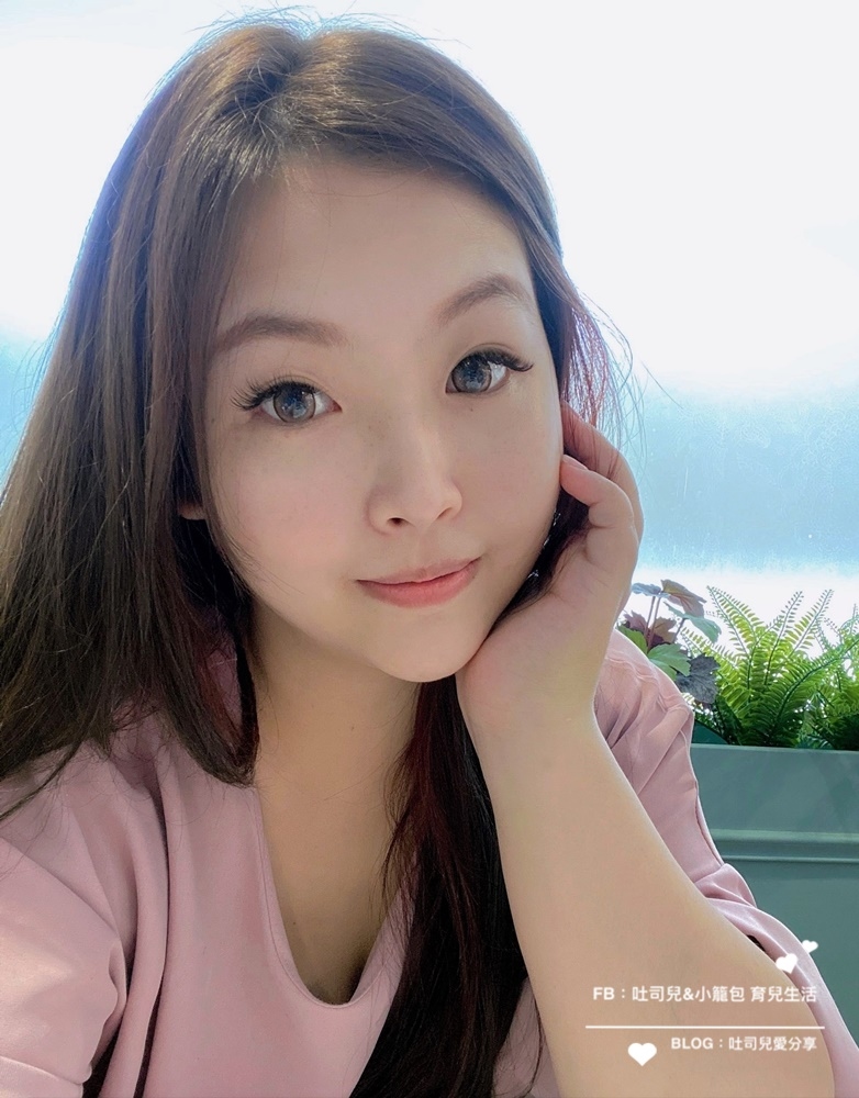 每天埋頭苦幹趕案子+熱血育兒(幾乎天天上親子課)，再加上三歲多的小籠包活動力一天比一天還可怕！在這段期間體驗到了曾國城強力推薦的芳茲日月養生滴雞精。在工作忙碌時可以省掉我燉雞湯的時間，隨開即飲或簡單隔水加熱就可以迅速幫我們補充體力。