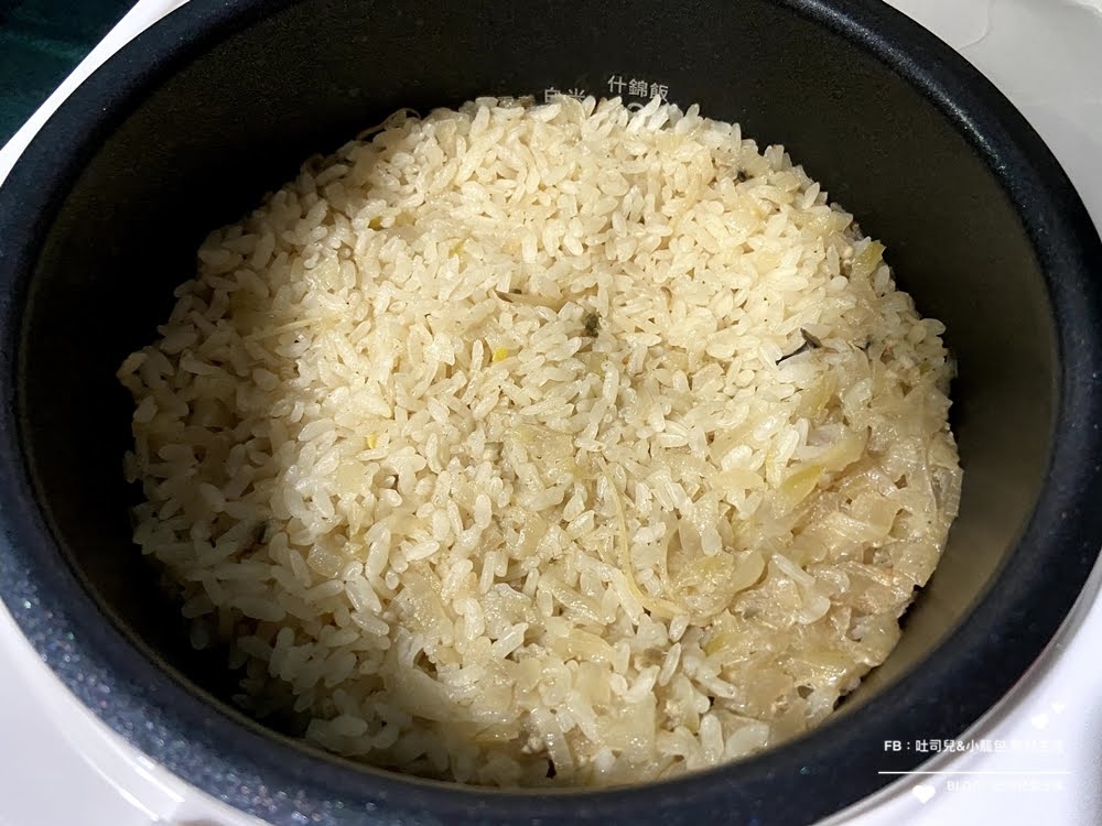 每天埋頭苦幹趕案子+熱血育兒(幾乎天天上親子課)，再加上三歲多的小籠包活動力一天比一天還可怕！在這段期間體驗到了曾國城強力推薦的芳茲日月養生滴雞精。在工作忙碌時可以省掉我燉雞湯的時間，隨開即飲或簡單隔水加熱就可以迅速幫我們補充體力。