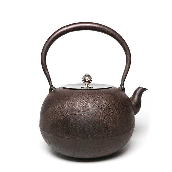 【岩戶賢一郎】丸形 松 鐵壺2.0L