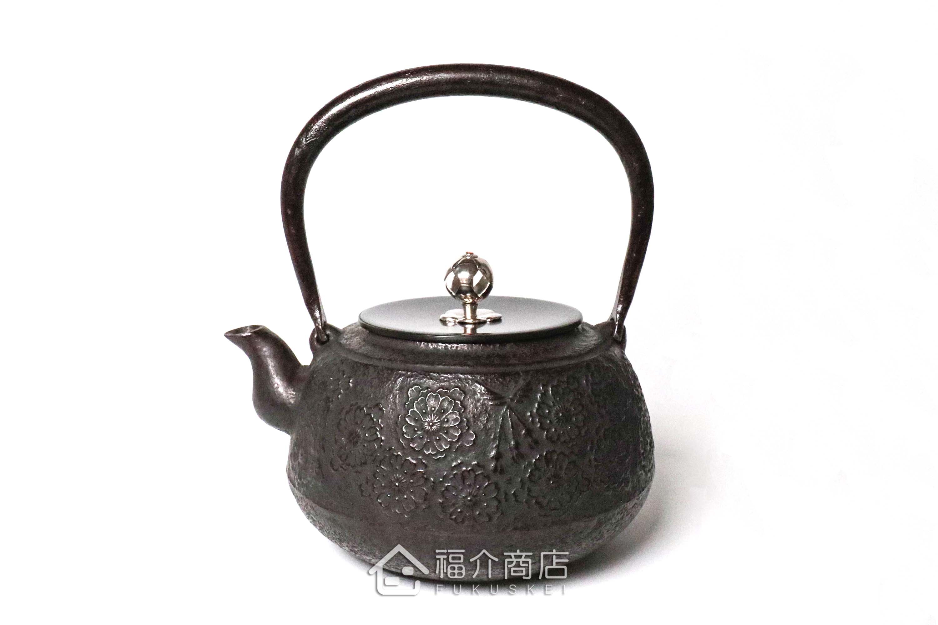 佐藤勝芳所製作的日本鐵壺,壺身設計櫻花圖紋