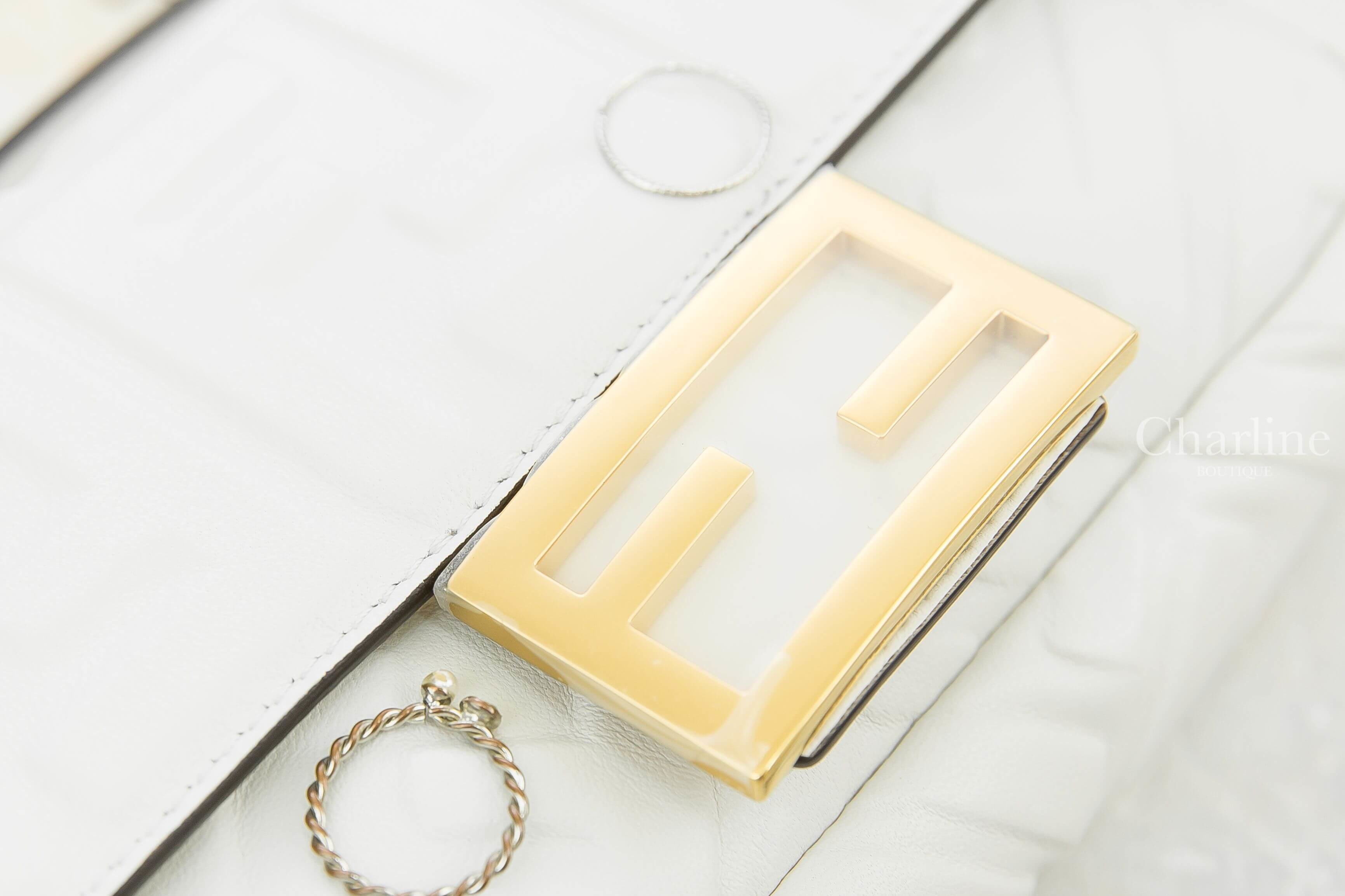Fendi Baguette Mini 白色迷你金釦金鍊FF手提鏈帶肩背包