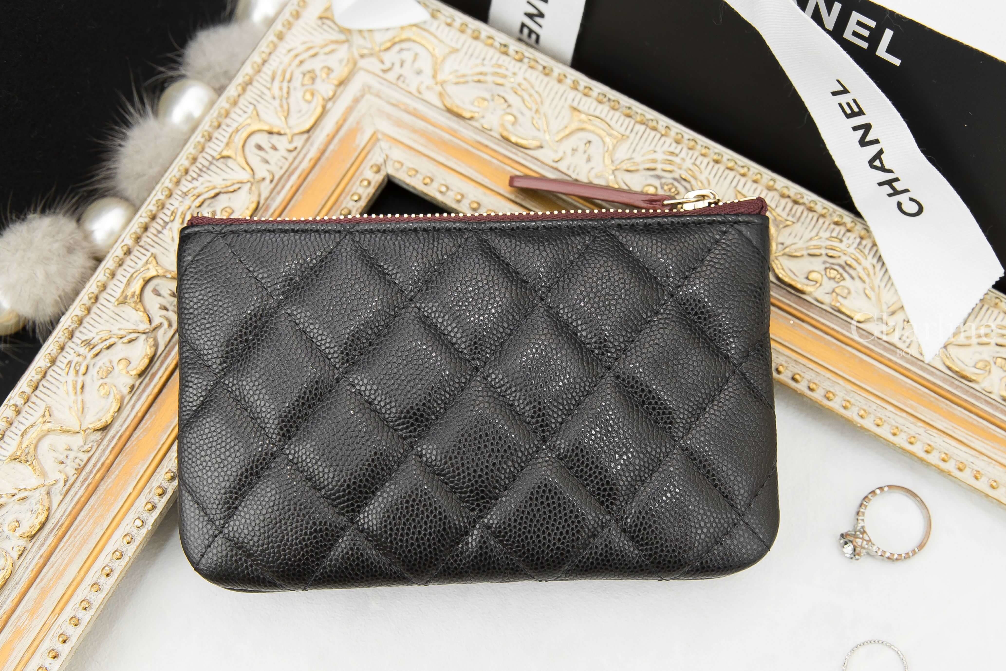Chanel Classic Mini Pouch 黑色金CC酒紅內裡荔枝紋零錢包-Charline Boutique 精品代購